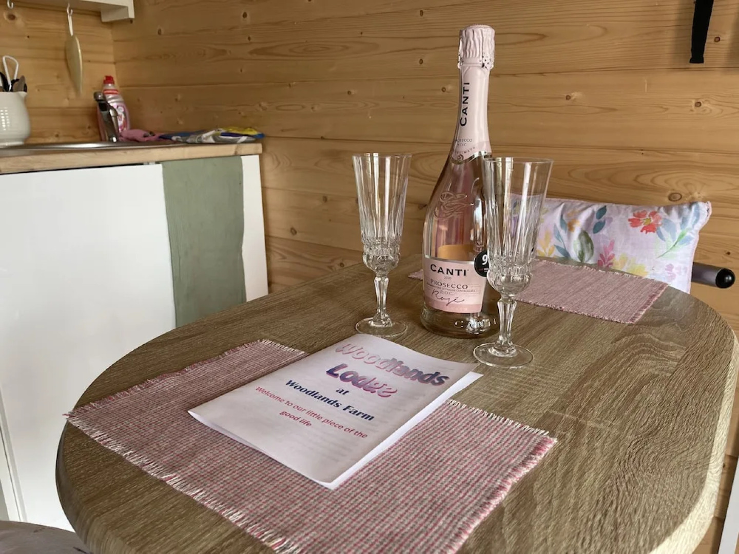 Woodlands Lodge - Come and Enjoy the Good Life