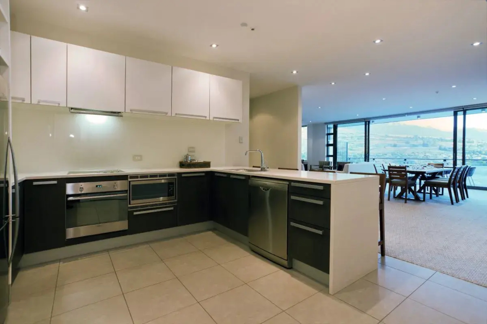 The Rees Hotel, Luxury Apartments & Lakeside Residences