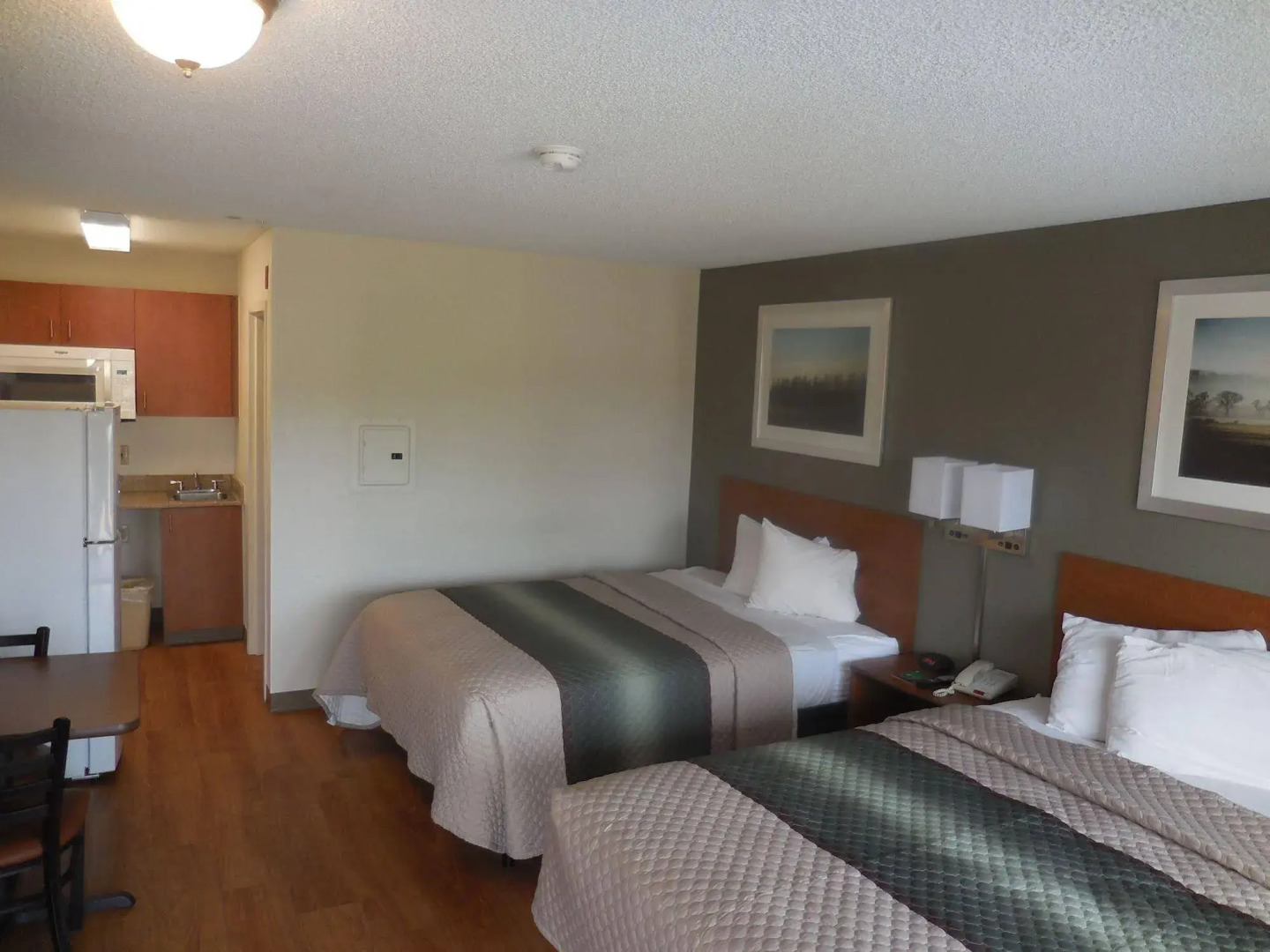 HomeTowne Studios by Red Roof Spokane - Valley