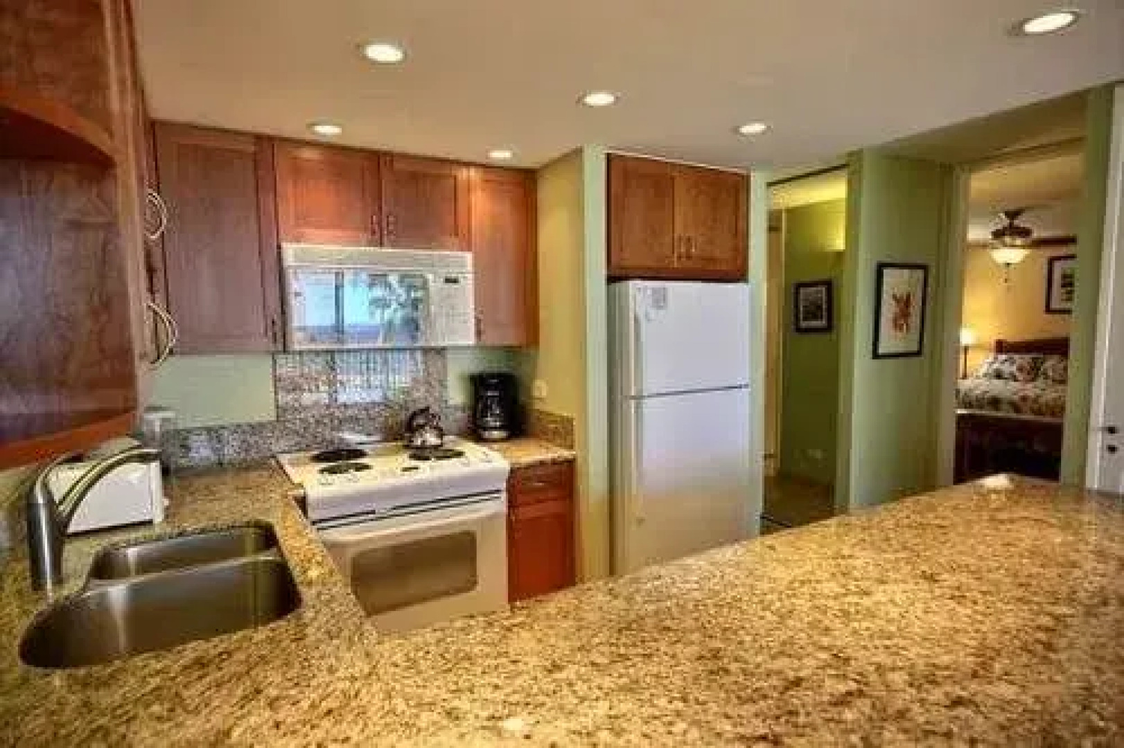 Pohailani 128 by RedAwning