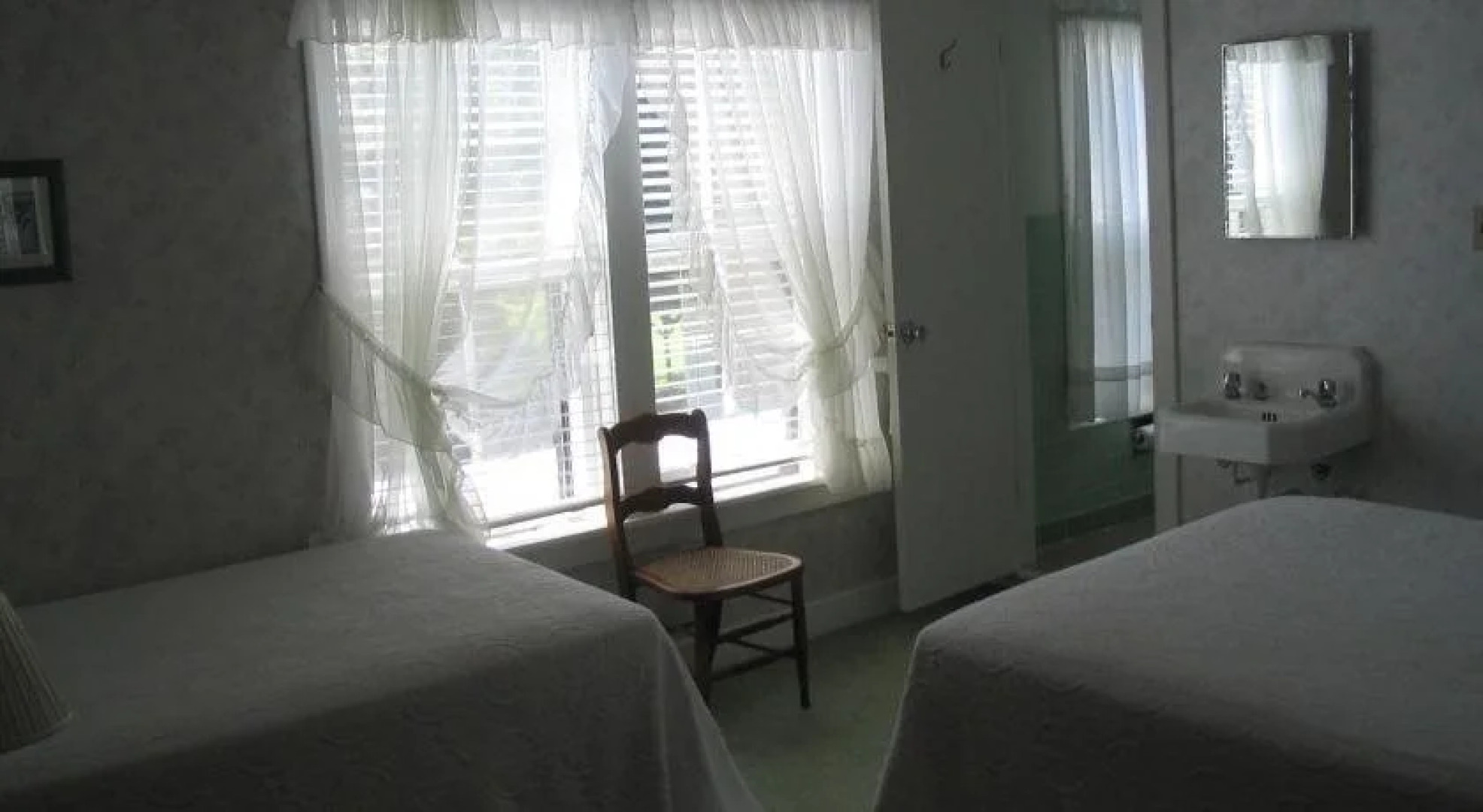 Shaw's Hotel & Cottages