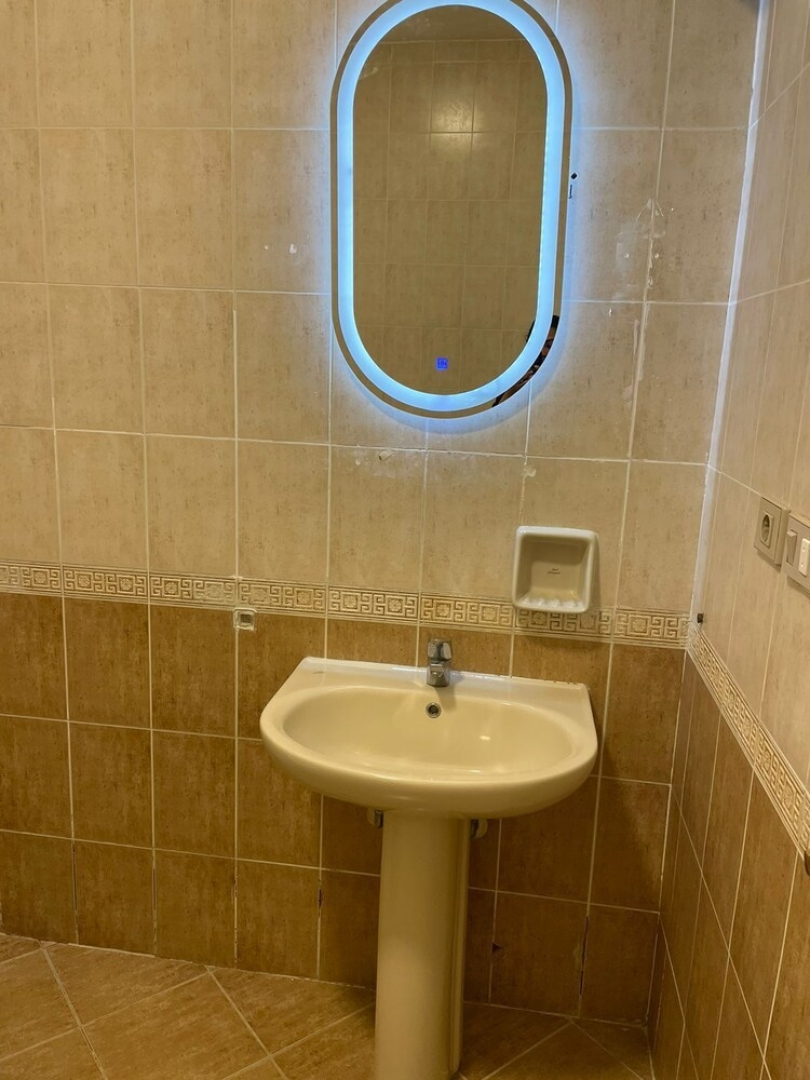 Beverly standalone villa with garden