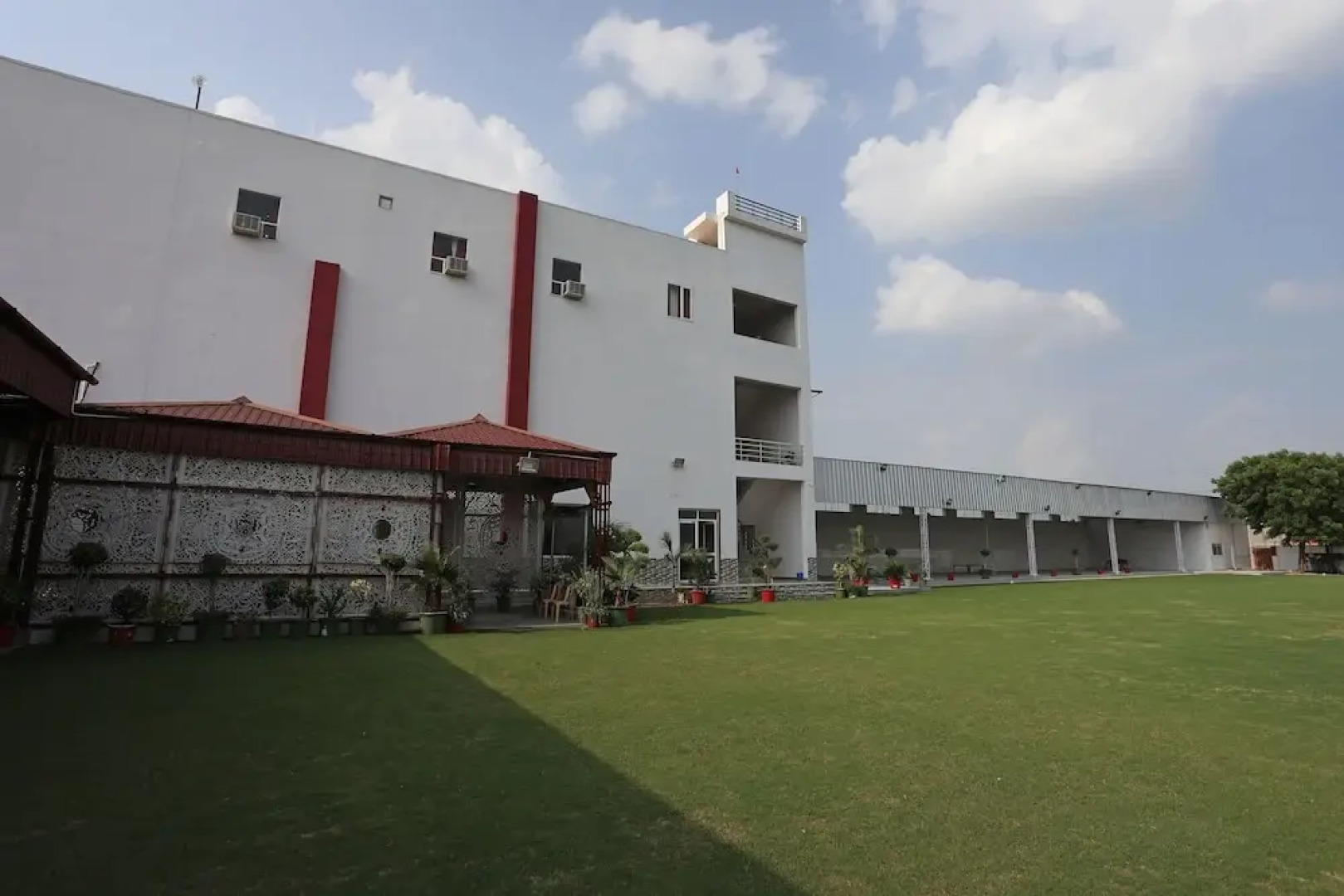 Shree Ram Palace By OYO Rooms