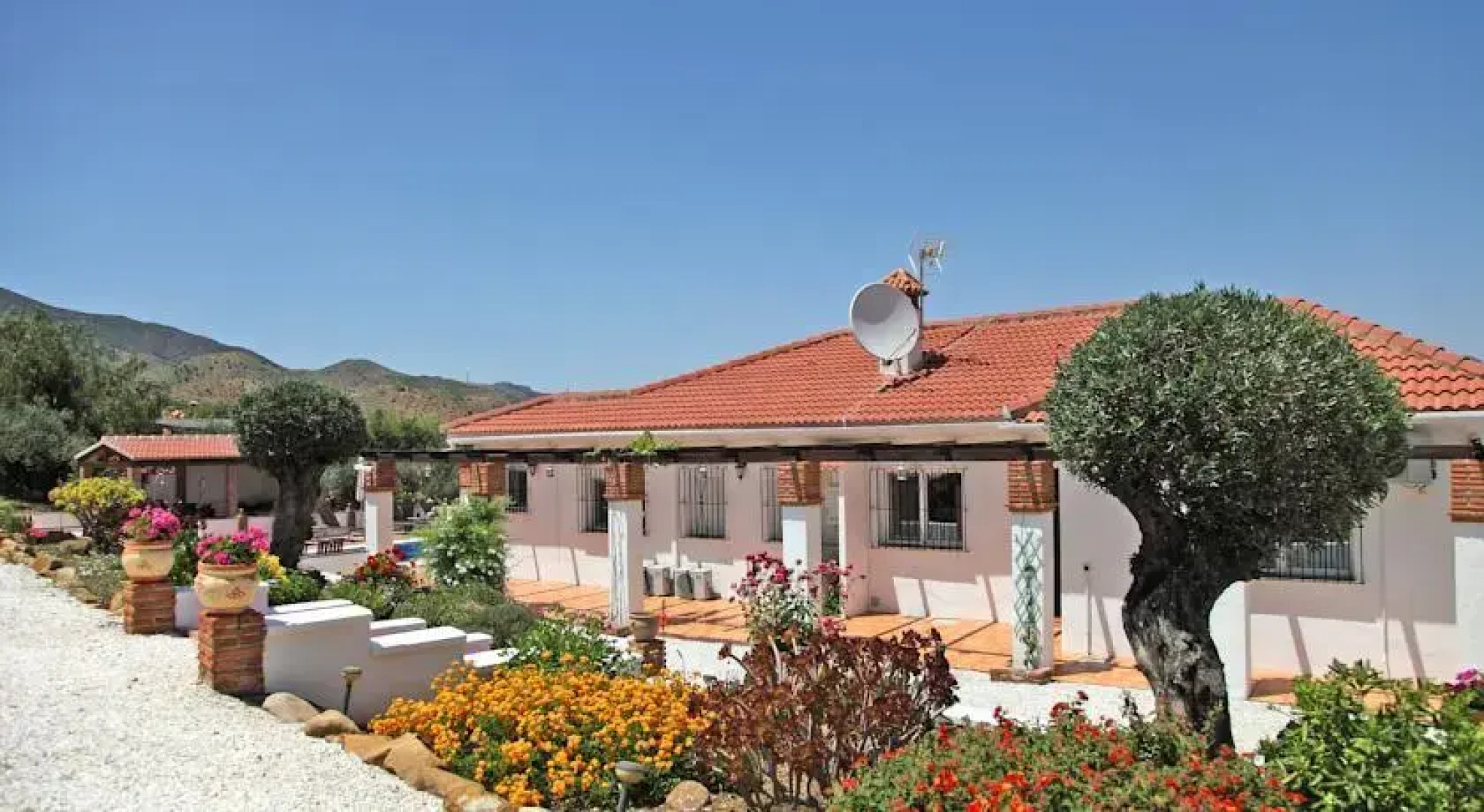 Alora Valley View Accommodations