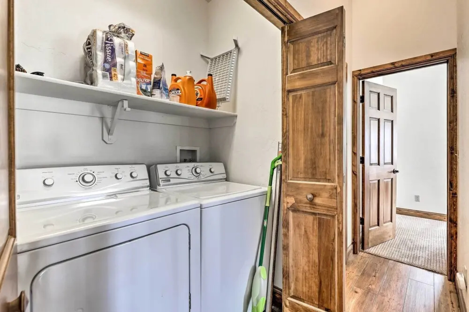 Luxe Rocky Mtn Retreat w/ Hot Tub - By Winter Park