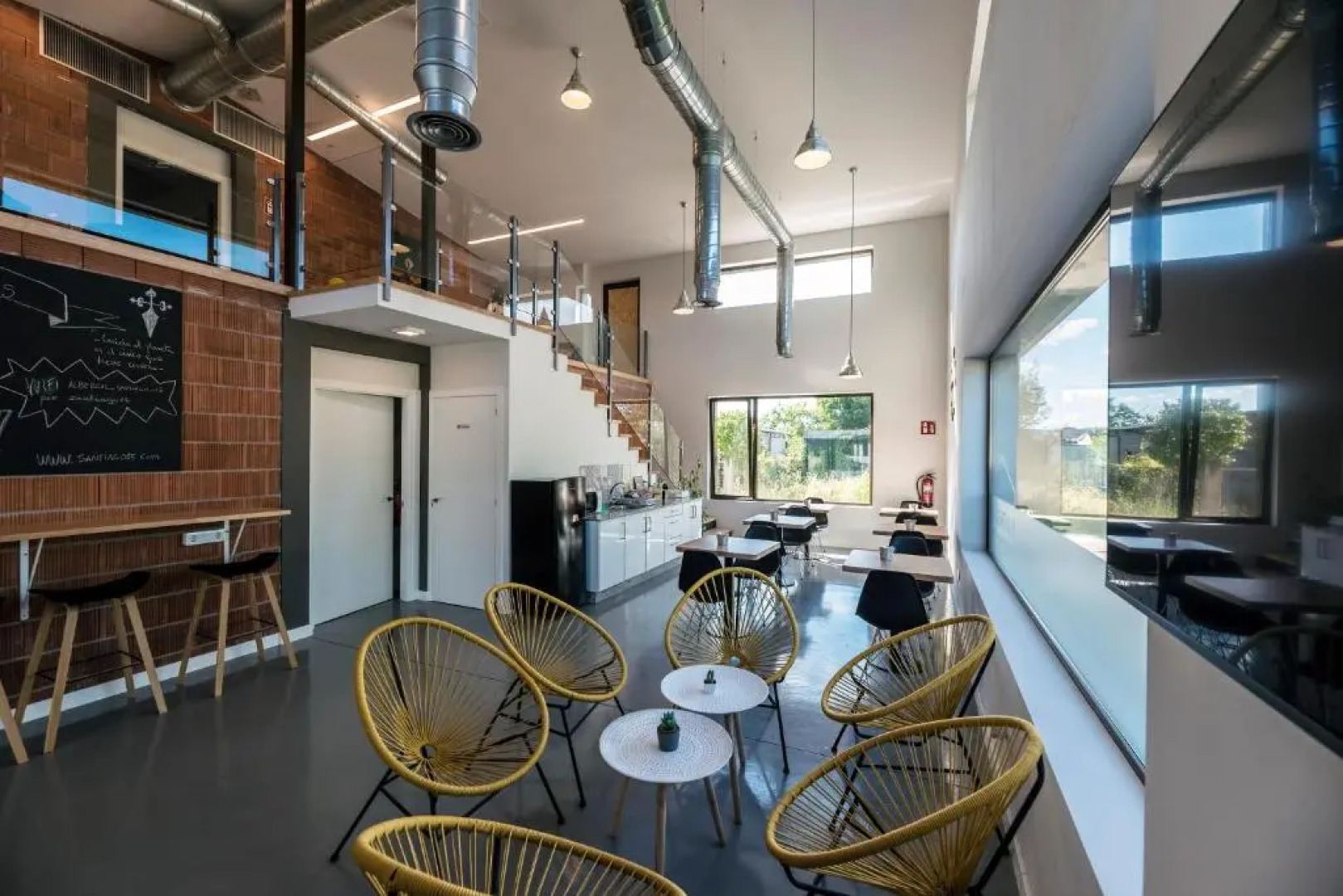 Albergue Santiago 15 Monforte