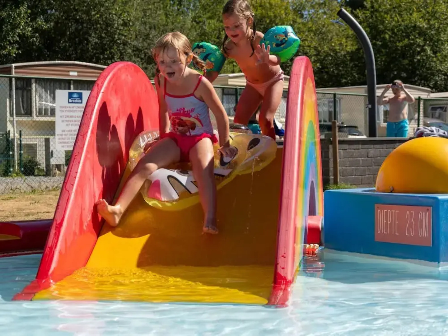 Chalet Near Antwerp With Pool Access