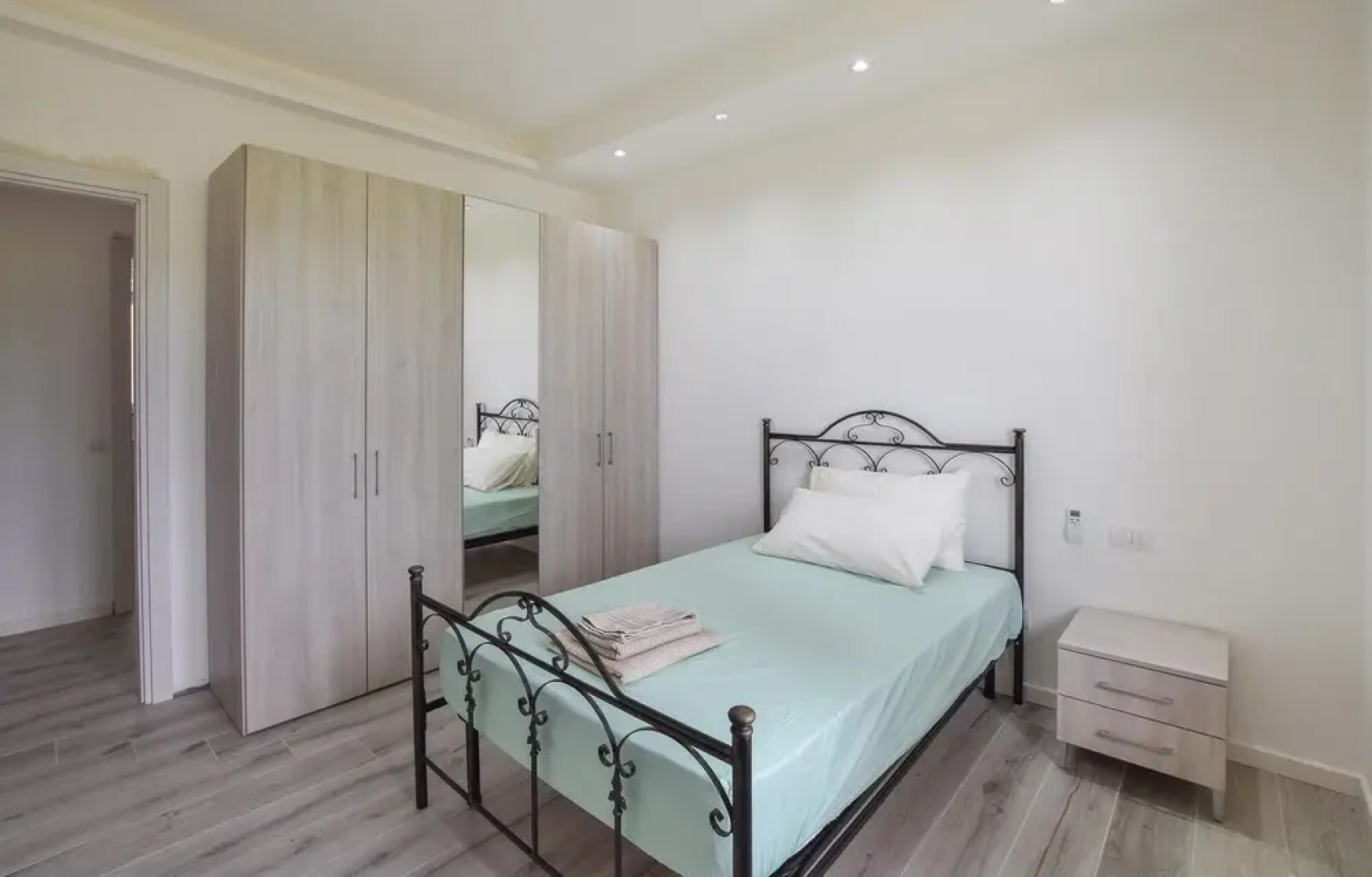 Amazing Apartment in Isca Marina With Wifi and 3 Bedrooms