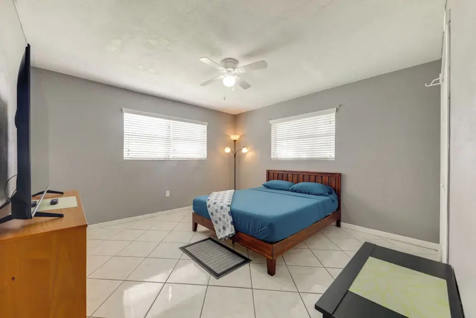 Fenced-in Yard: Home 3 Mi to Hard Rock Stadium!