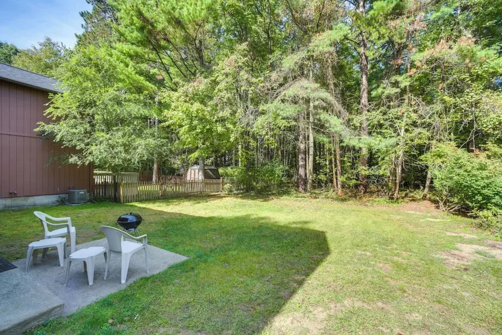 9 Mi to Saratoga Racetrack: Townhome w/ Bicycles!