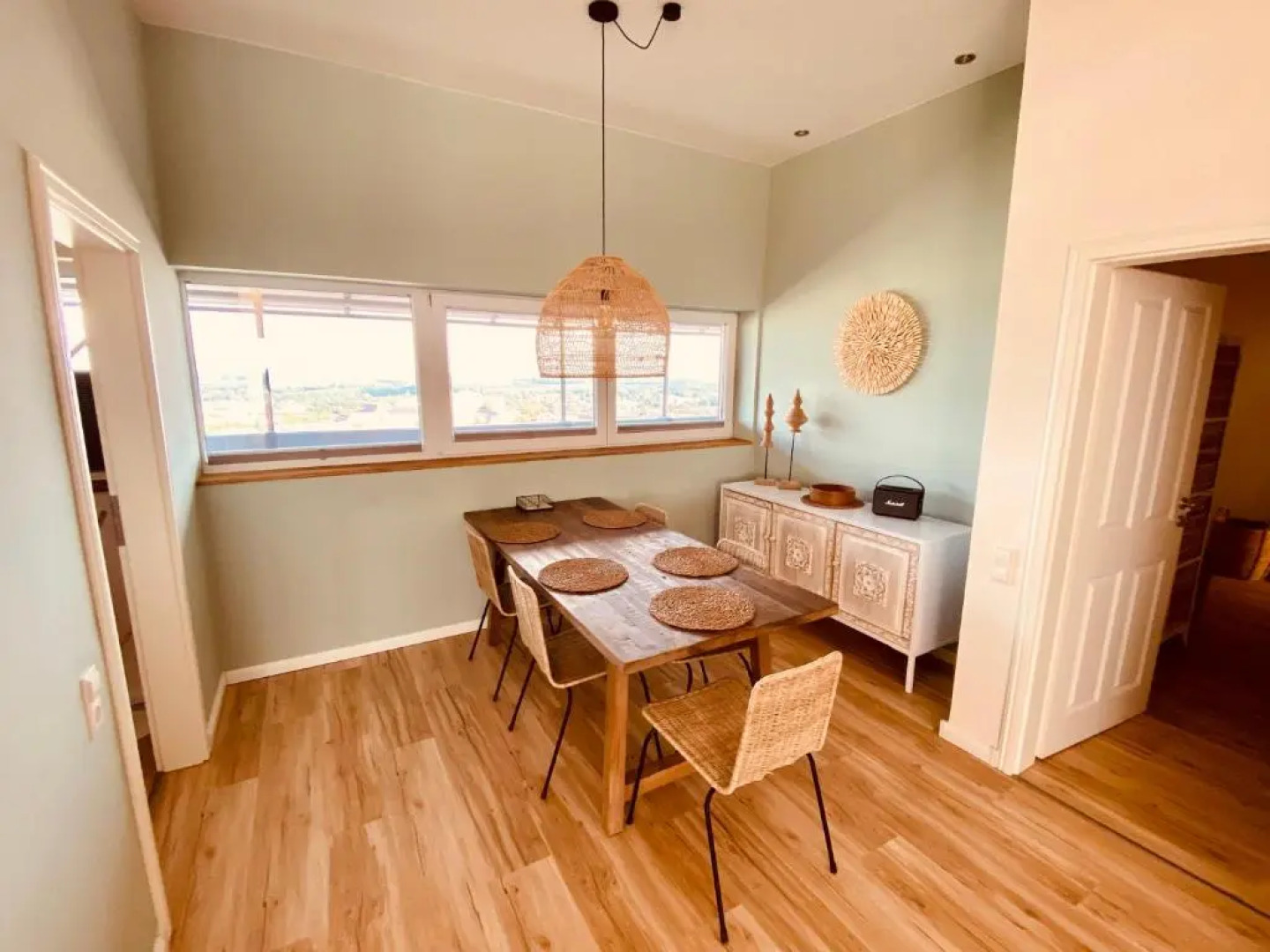 COAST HOUSE Sky Suite