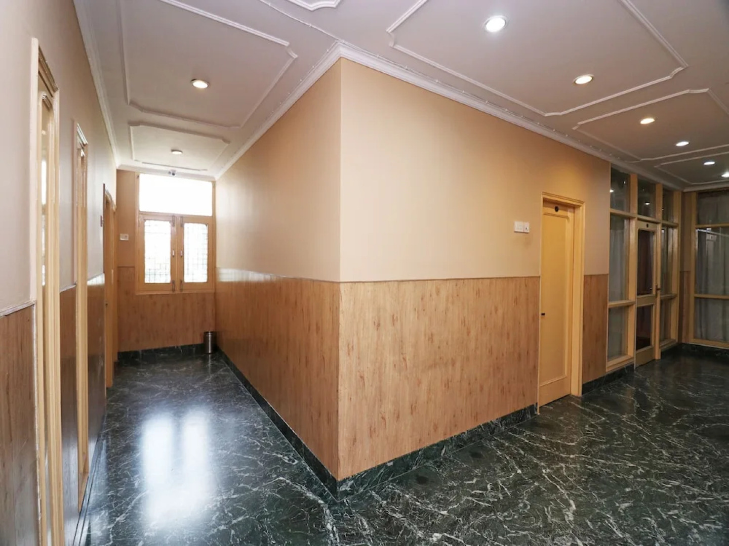 OYO 22075 Hotel Bali Palace