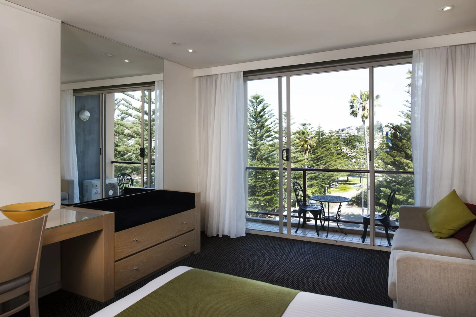 Coogee Sands Hotel and Apartments