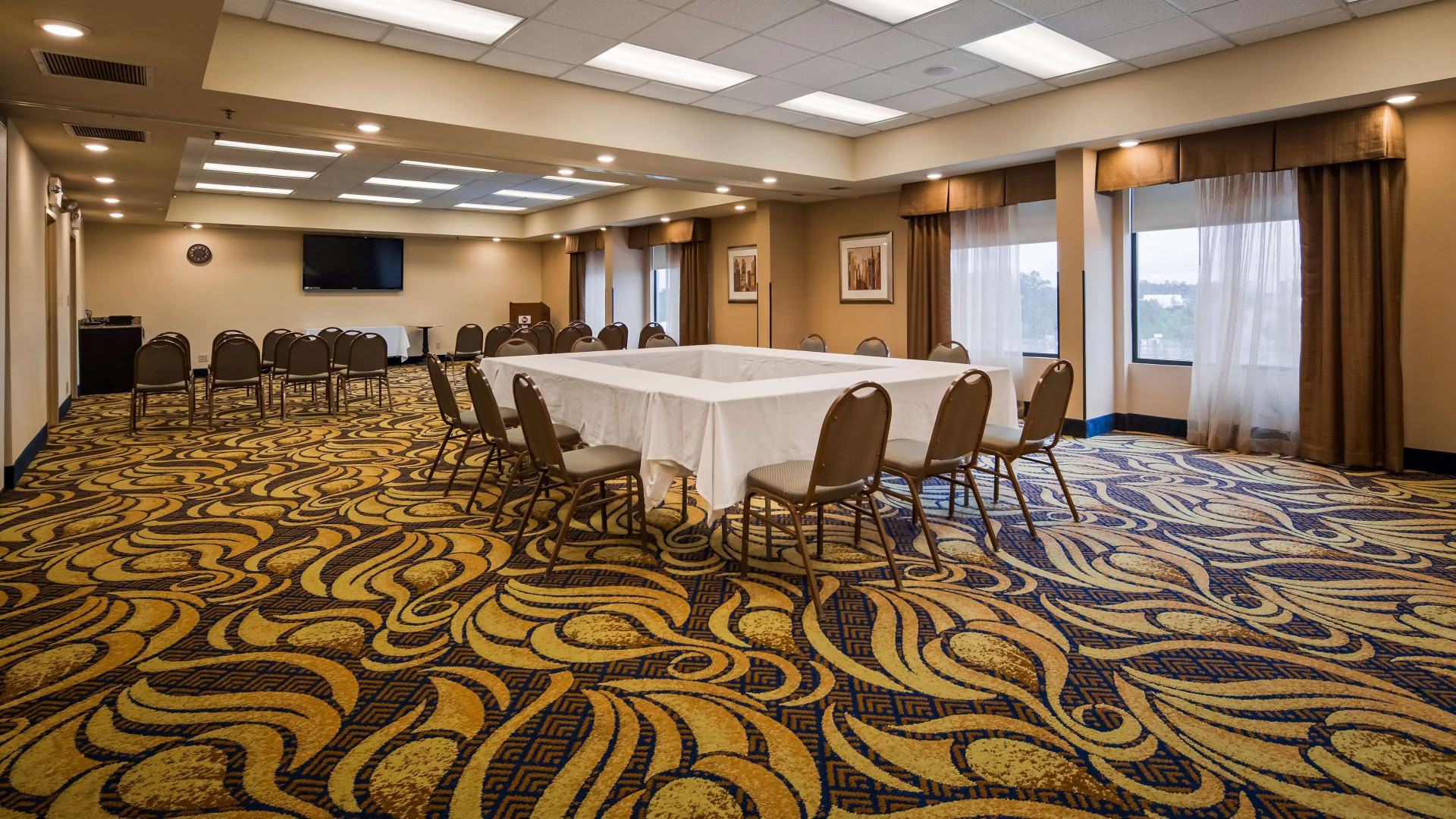 Holiday Inn & Suites Columbia NE - Ft Jackson Area by IHG