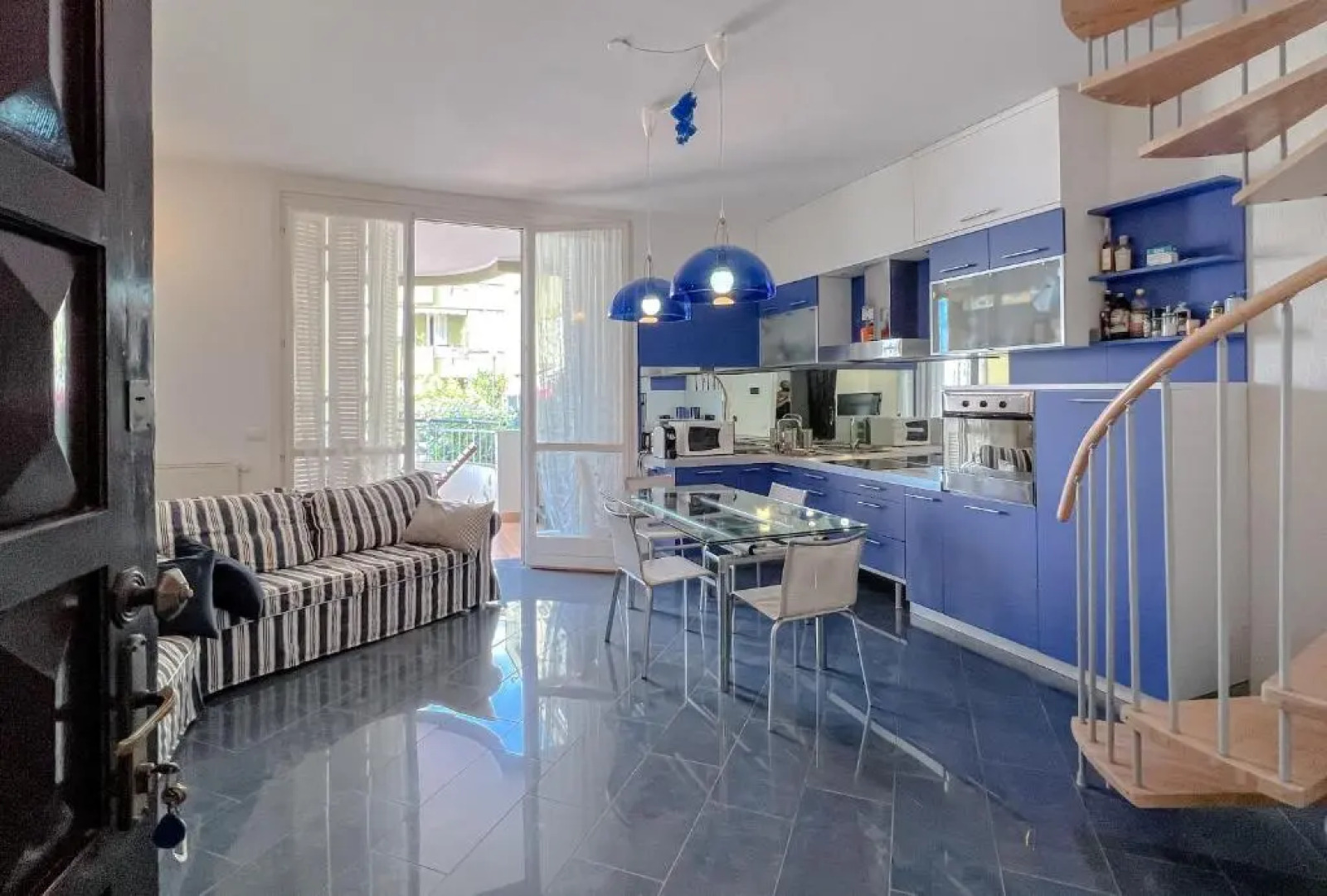 Appartamento in pineta con vista mare e piscina