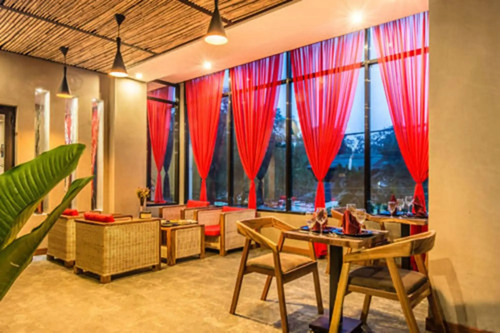 Diamond Palace Resort & Sky Bar