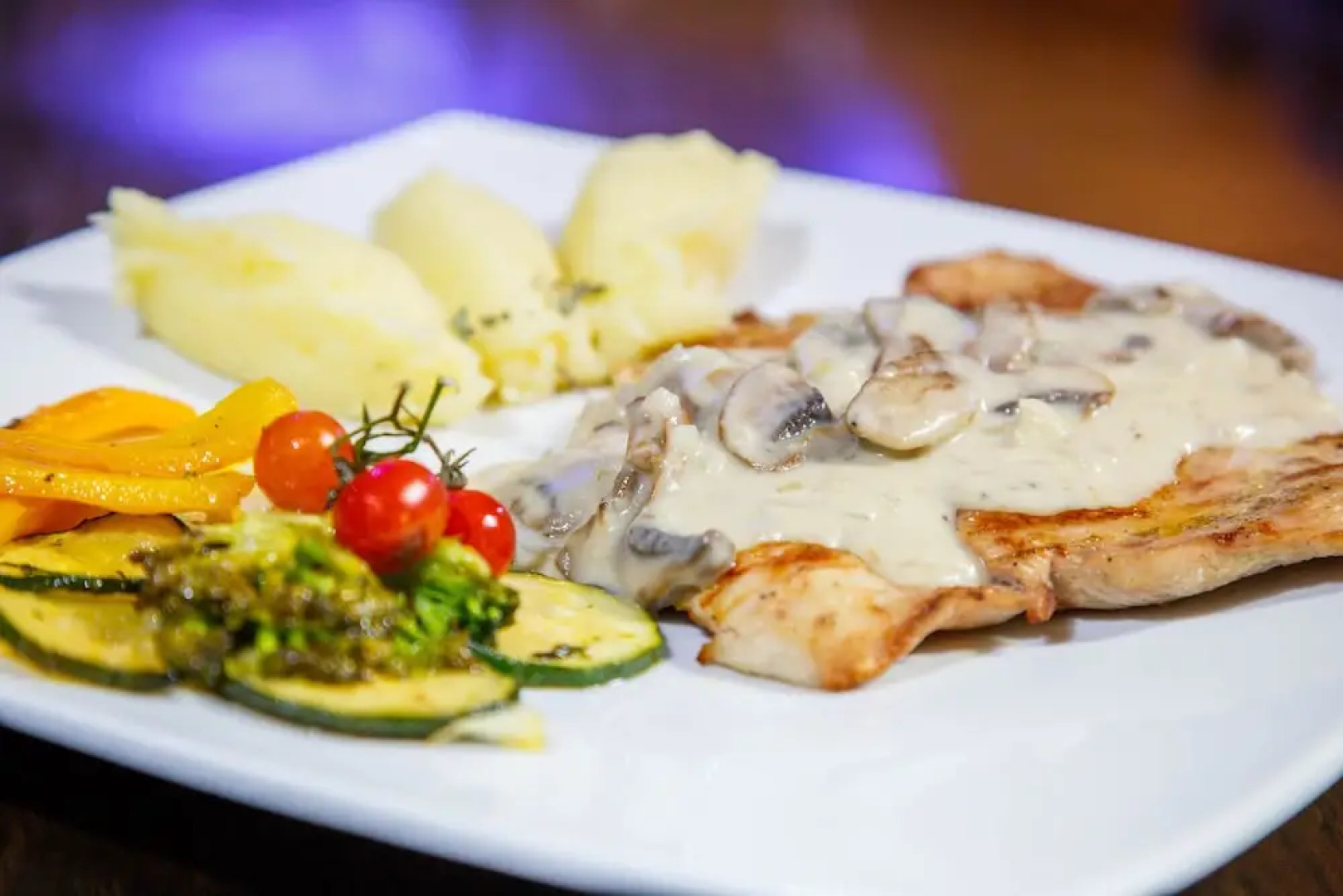 Hosteria Jardines de Chamana