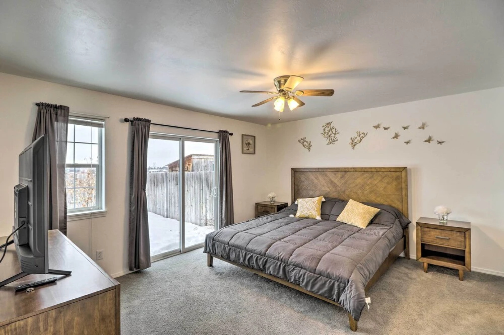 Family-friendly Columbia Falls Townhome w/ Views!