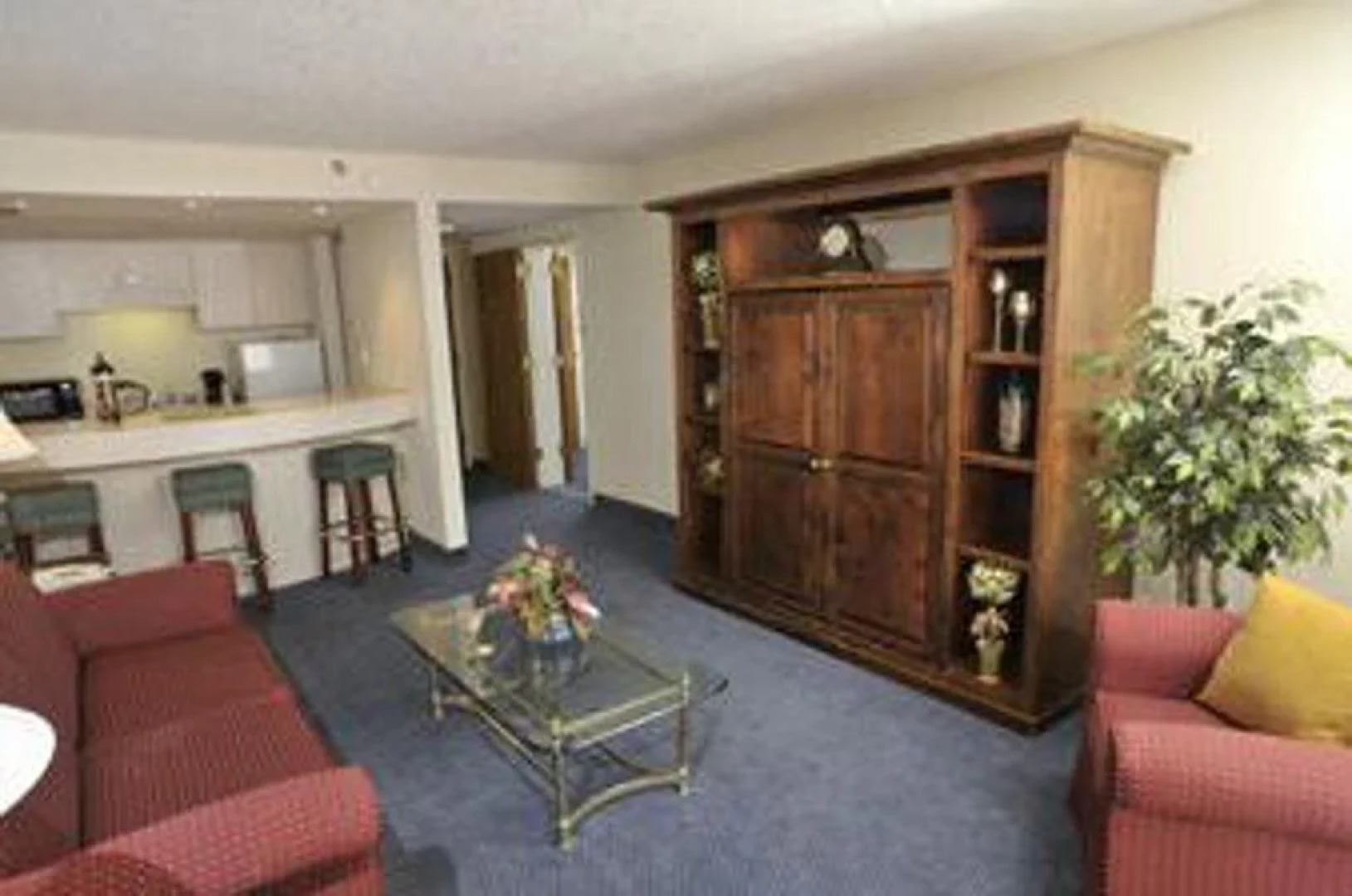 Point Plaza Suites at City Center