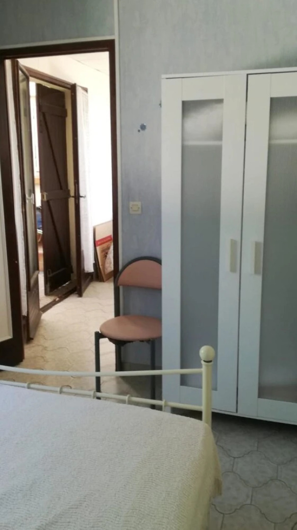 Apartment With one Bedroom in Saint-laurent-des-arbres, With Enclosed