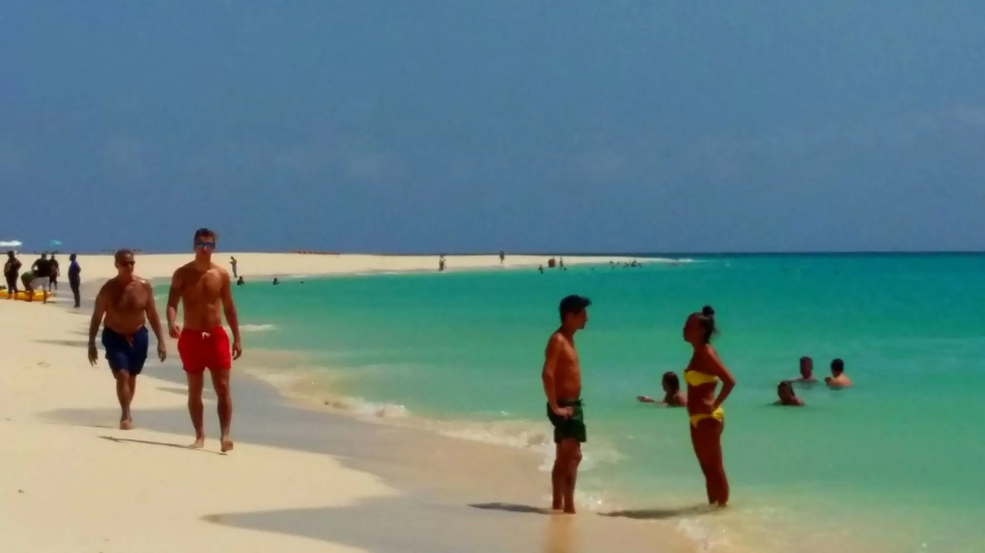 Dorado Eagle Beach Hotel