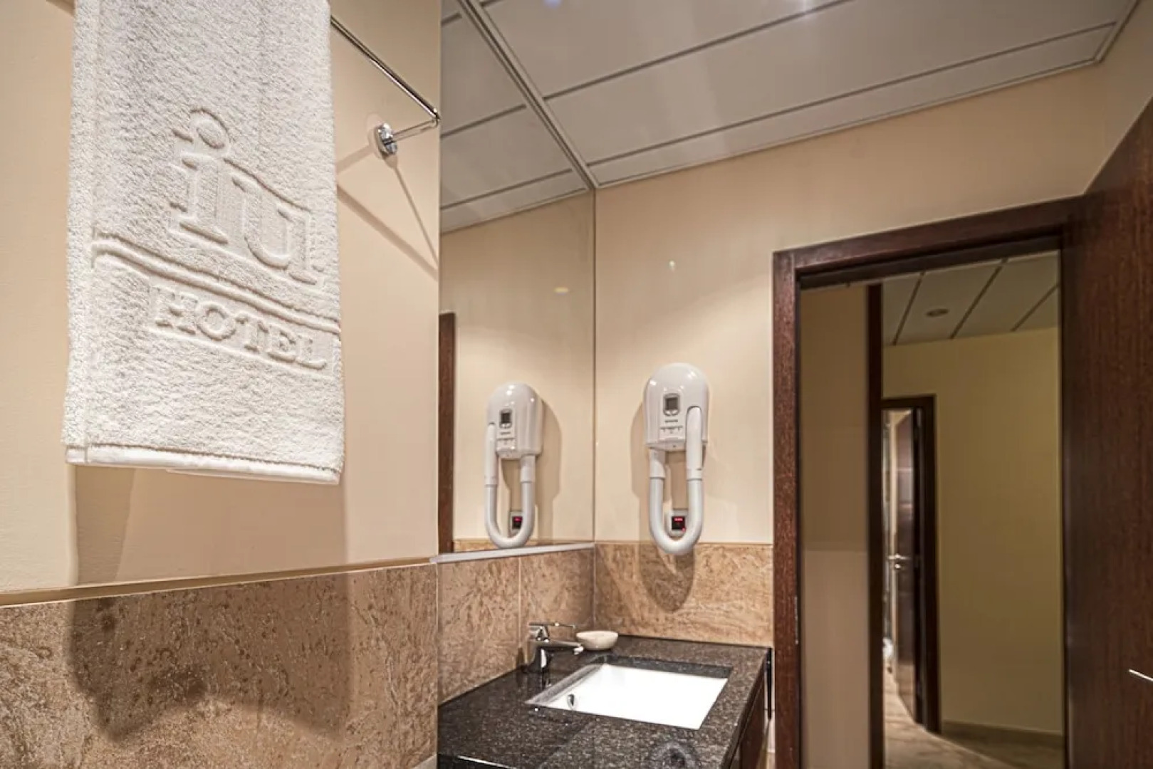 iu Hotel Luanda Cacuaco