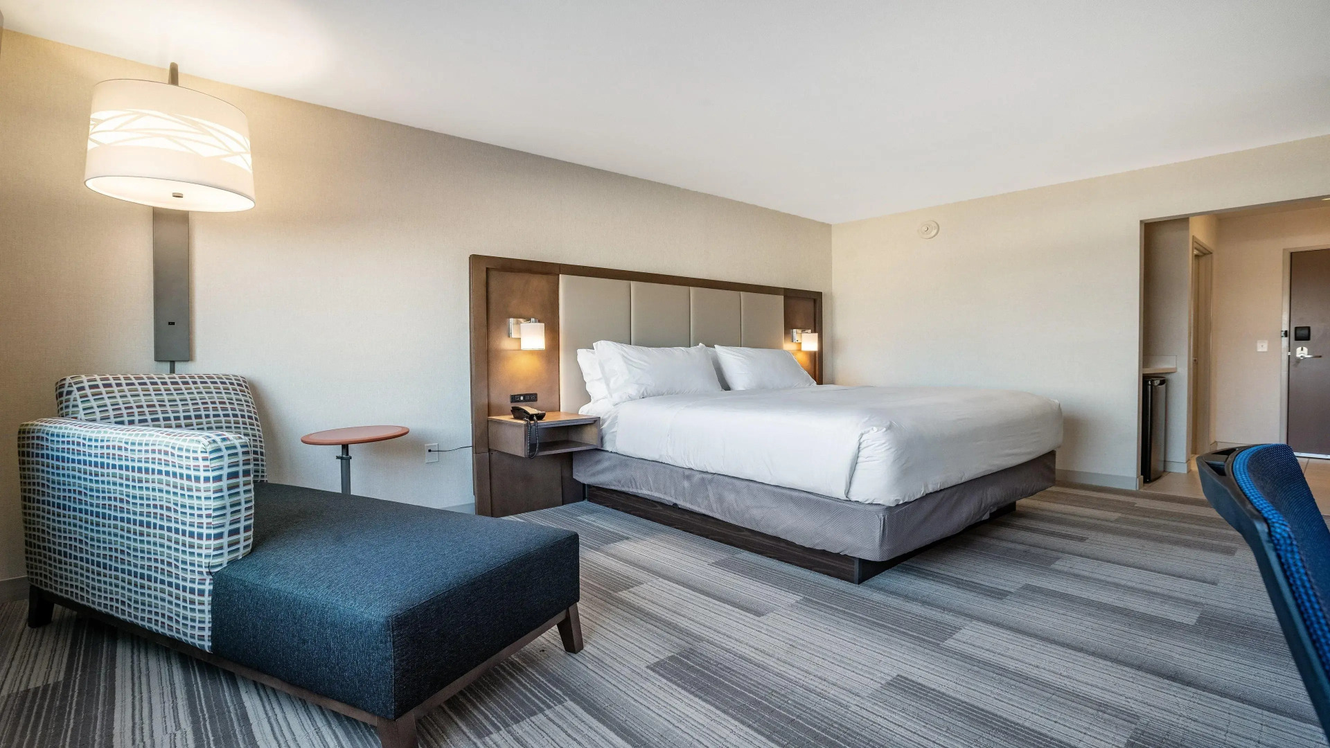 Holiday Inn Express and Suites-Platteville by IHG