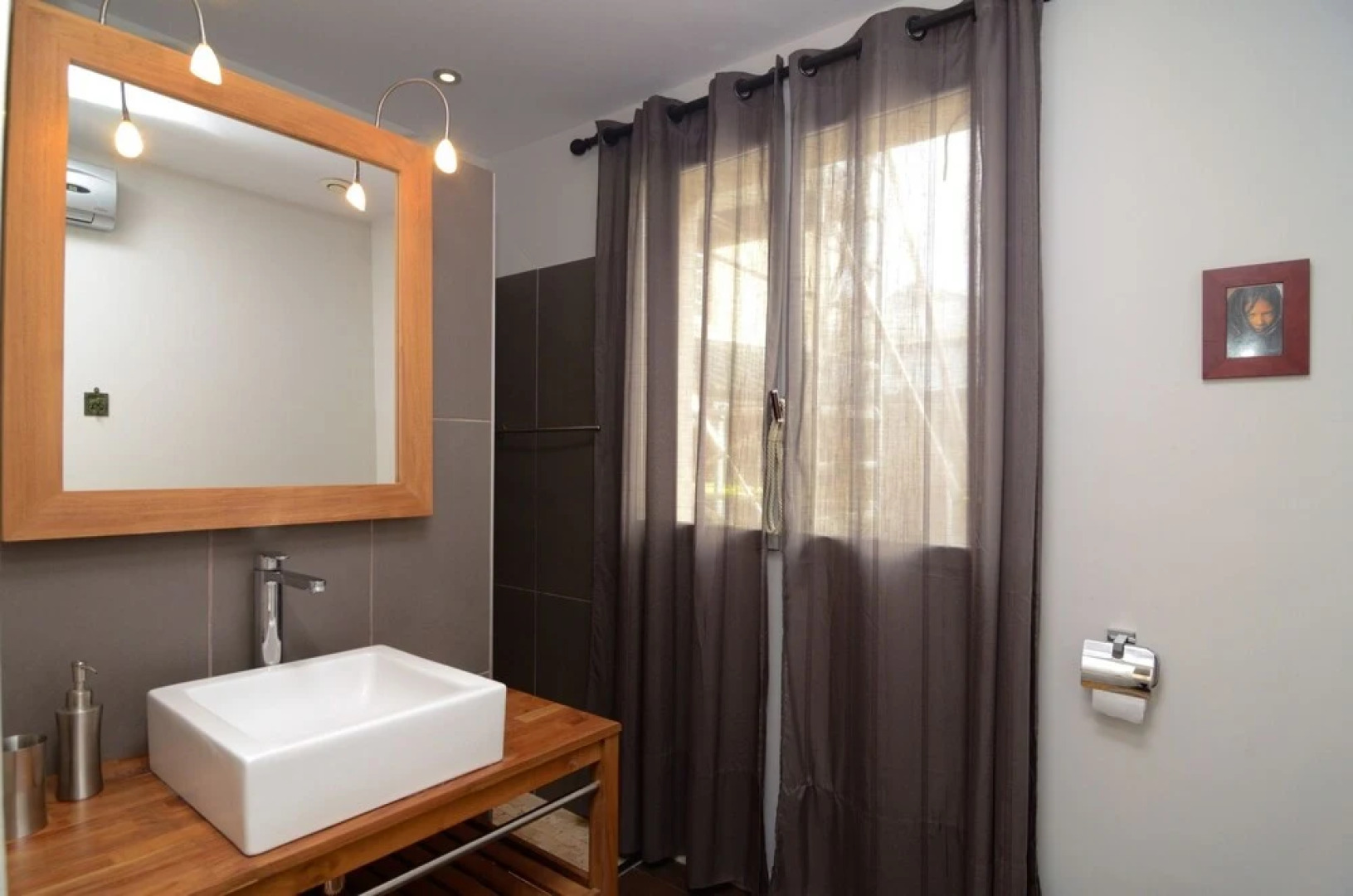 Lovely Apartment With one Bedroom in Étel, With Wifi - 150 m From the