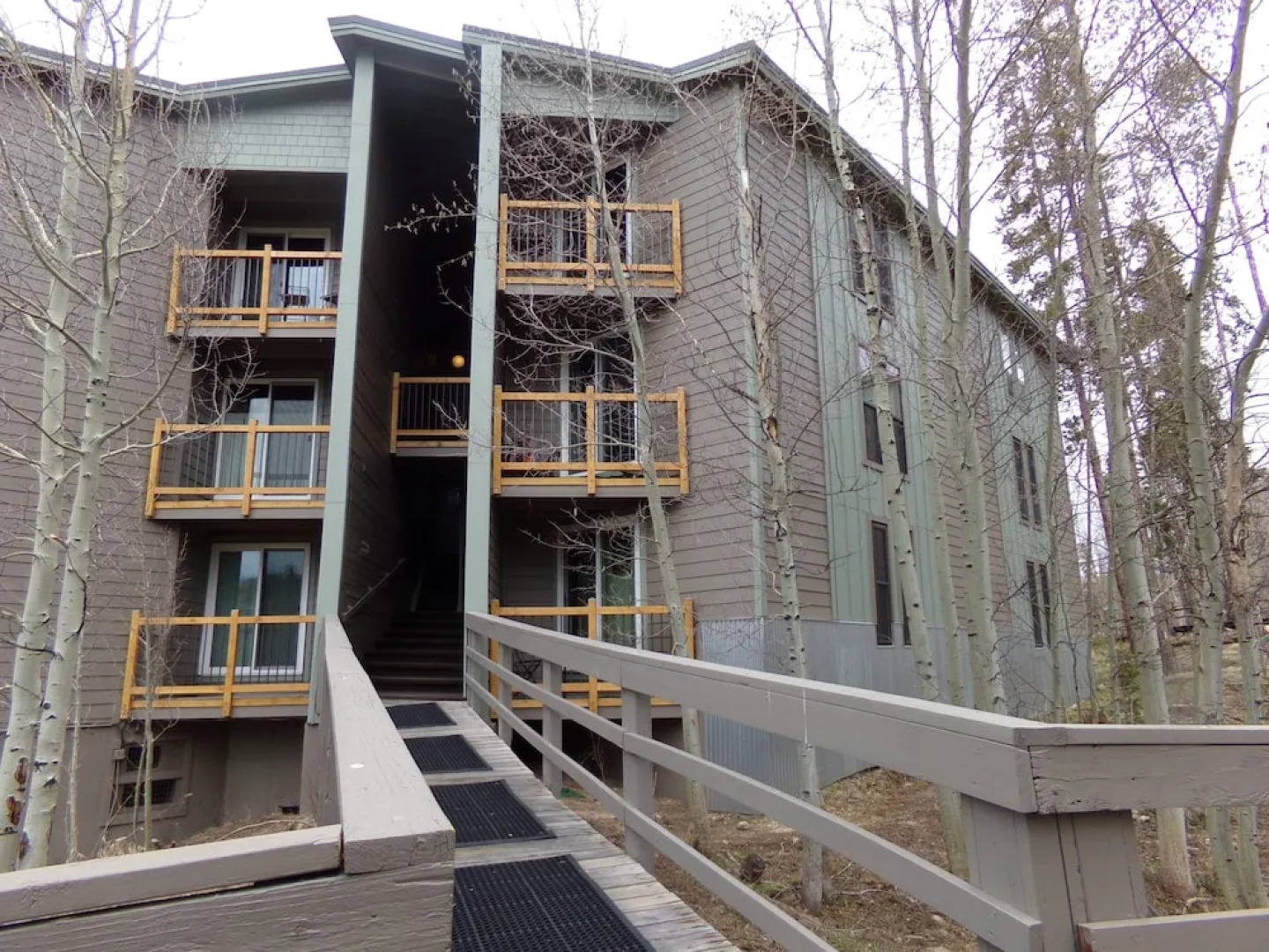 Three House 2 Bed 2 Bath THWC