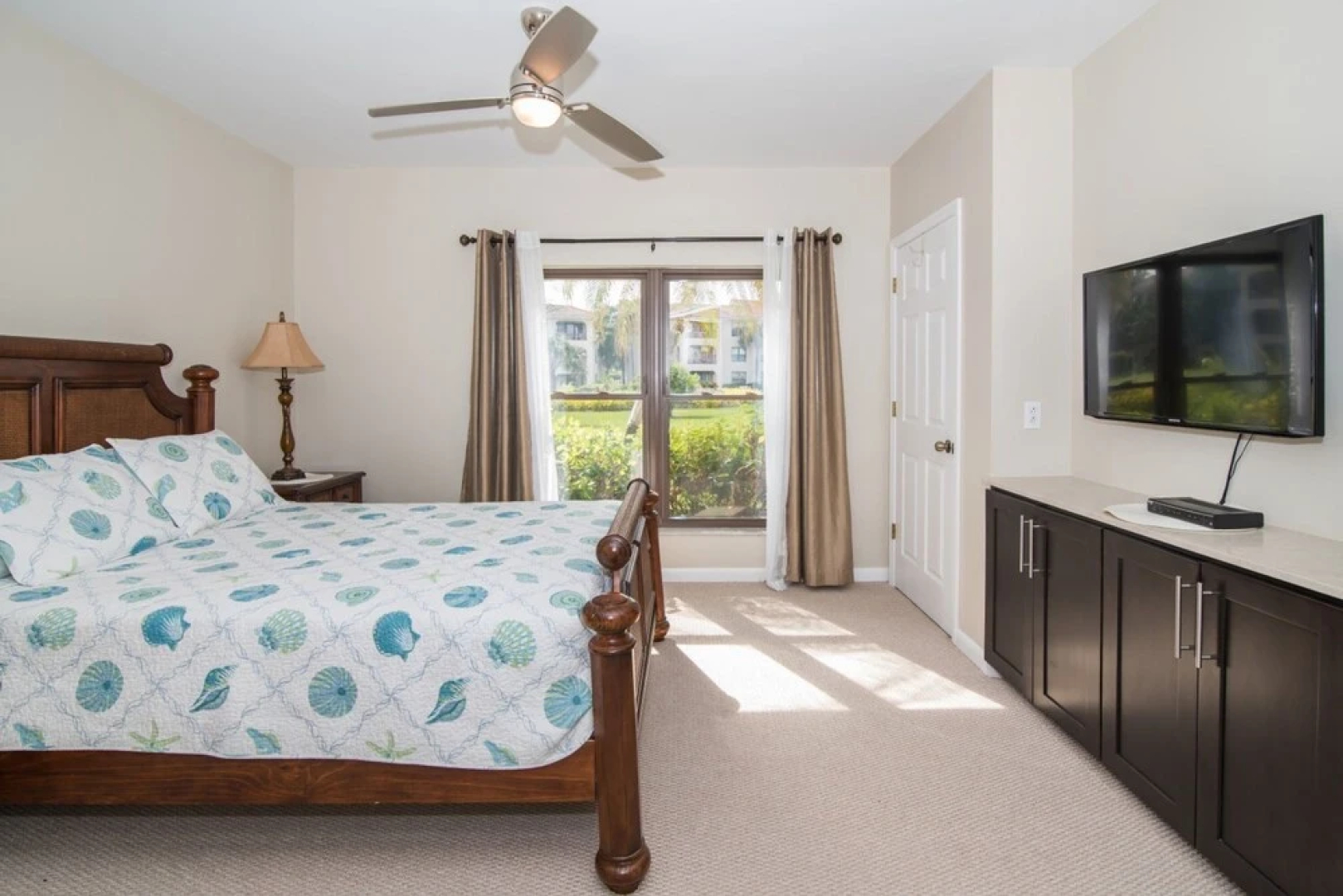 George Town Villas by Cayman Villas