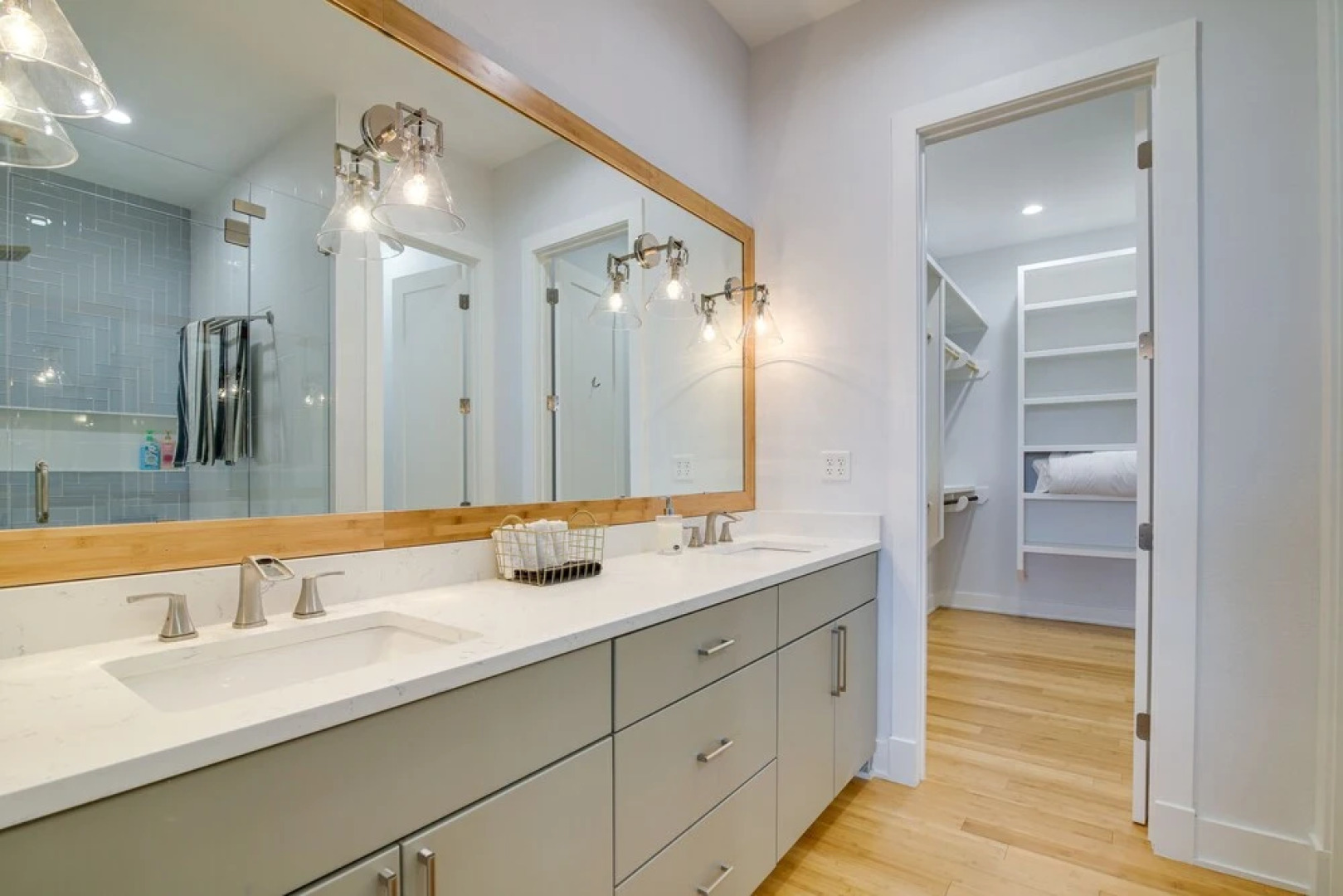 Lago Vista Condo w/ Game Room, Deck & Water Views!