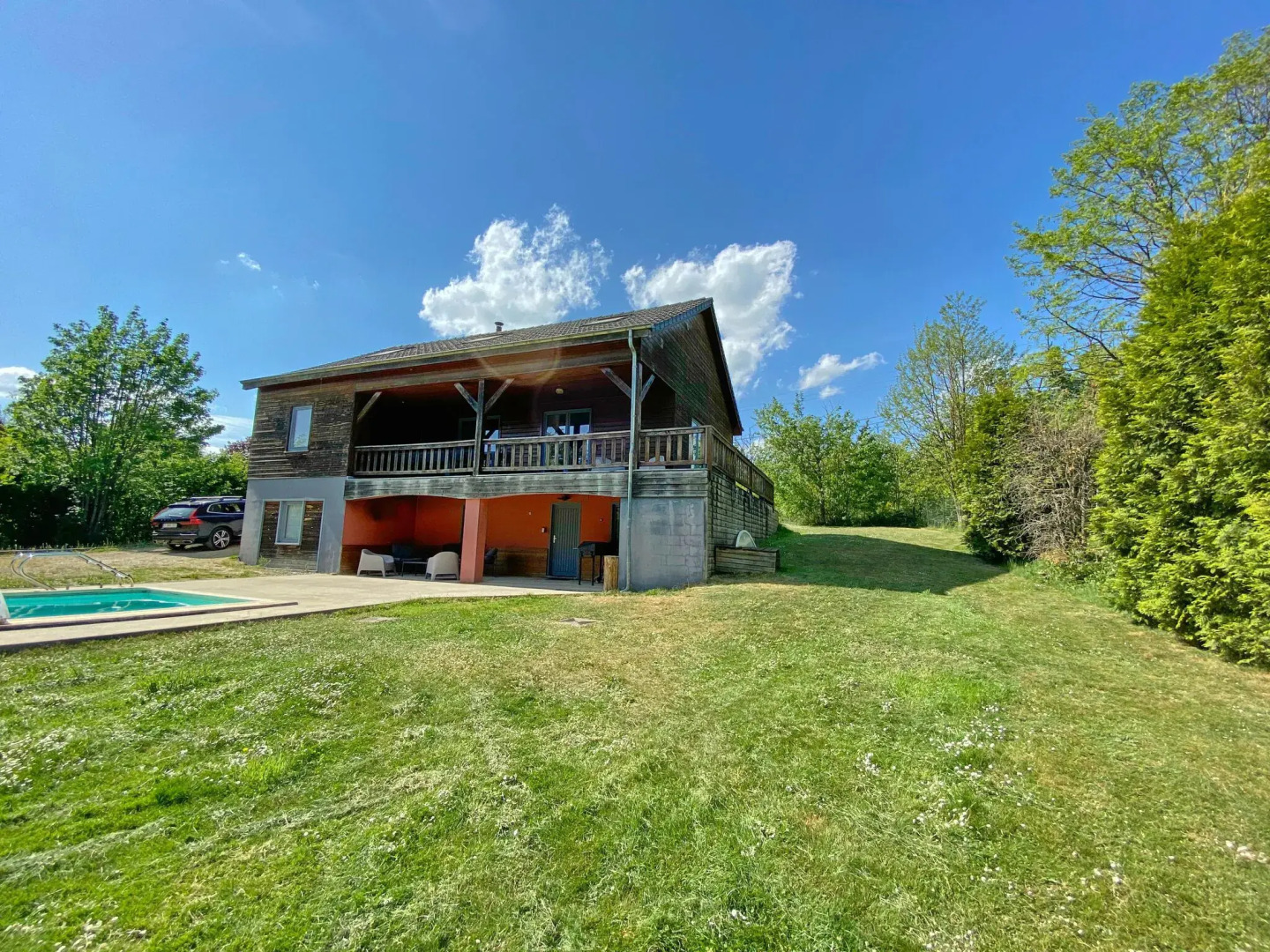 Spacious holiday home for 12 adults and 3 children with sauna / private pool