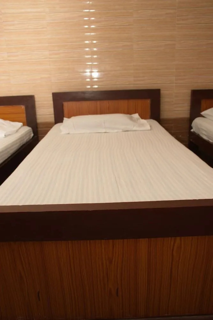 Oyo 8062 Raj Residency Chrompet