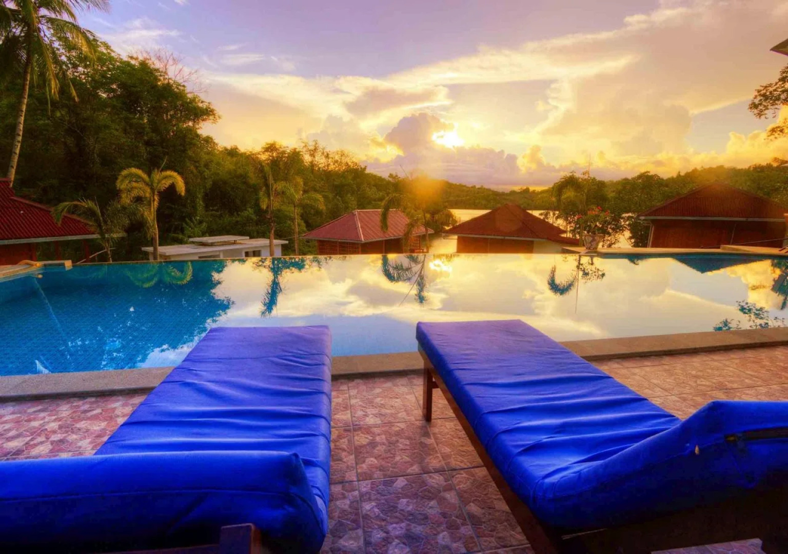 Honey Bay Resort Lembeh