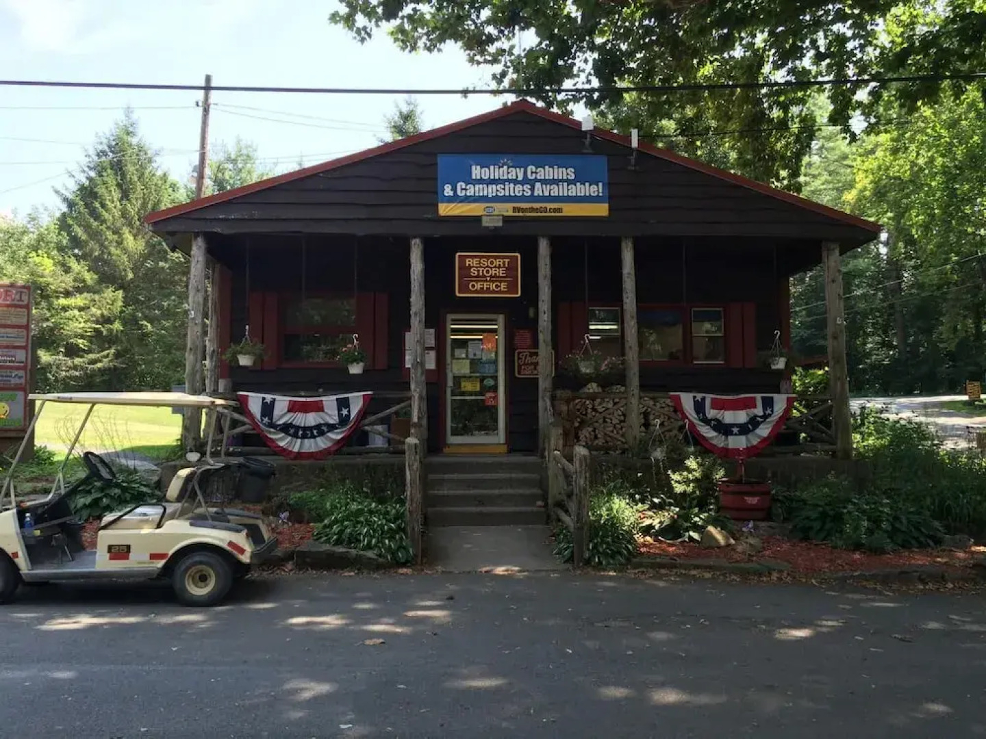 Rondout Valley Camping Resort Deluxe Park Model 13