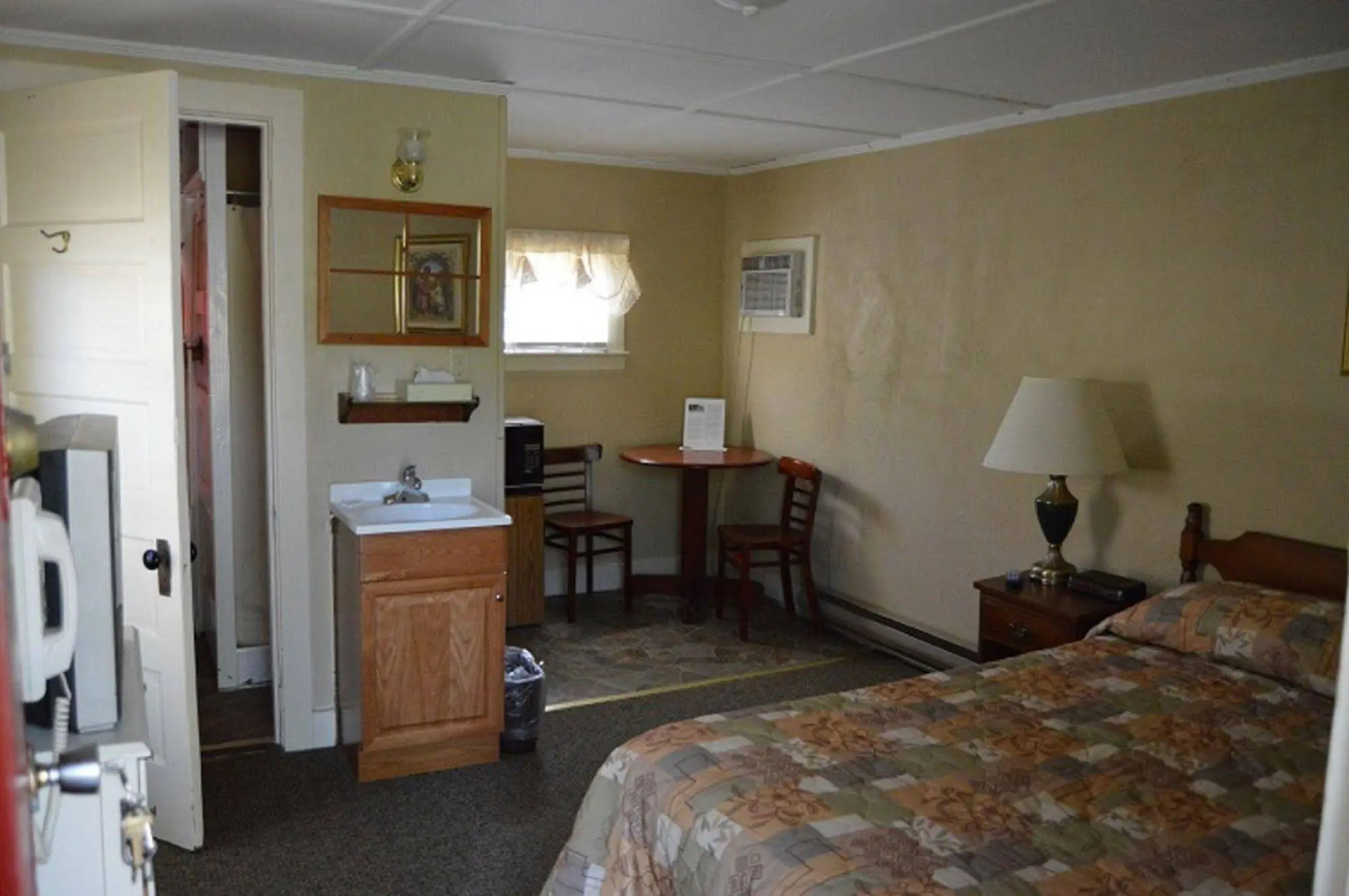 Kennebunk Gallery Motel & Cottages