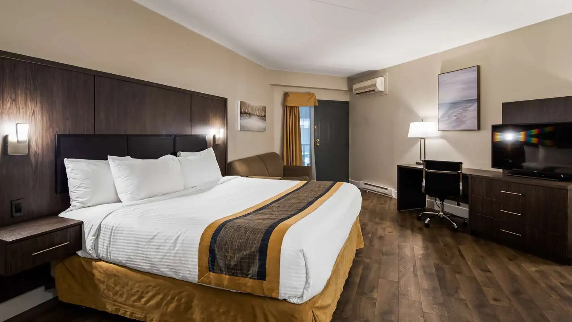 Best Western Plus Laval Montreal & Conference Centre