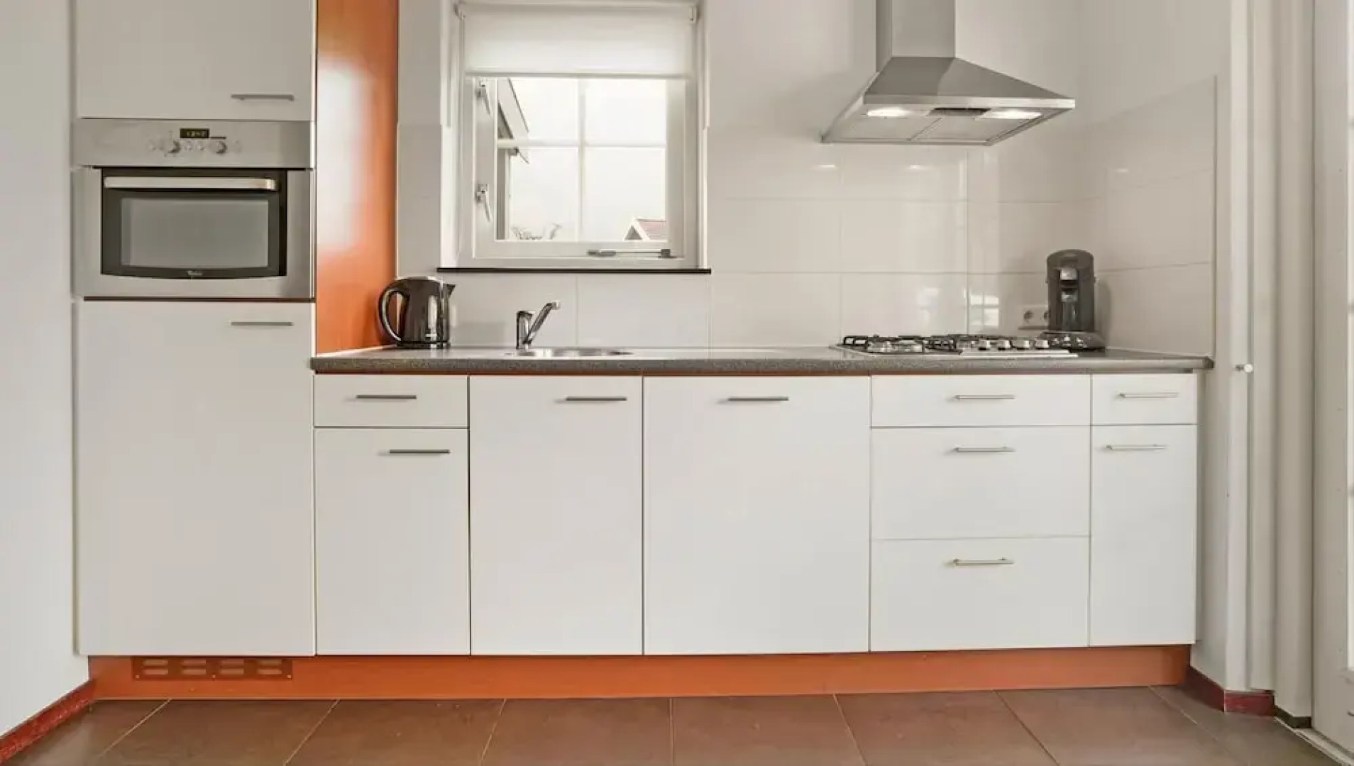 Bungalow by Water Near Rotterdam and Zeeland