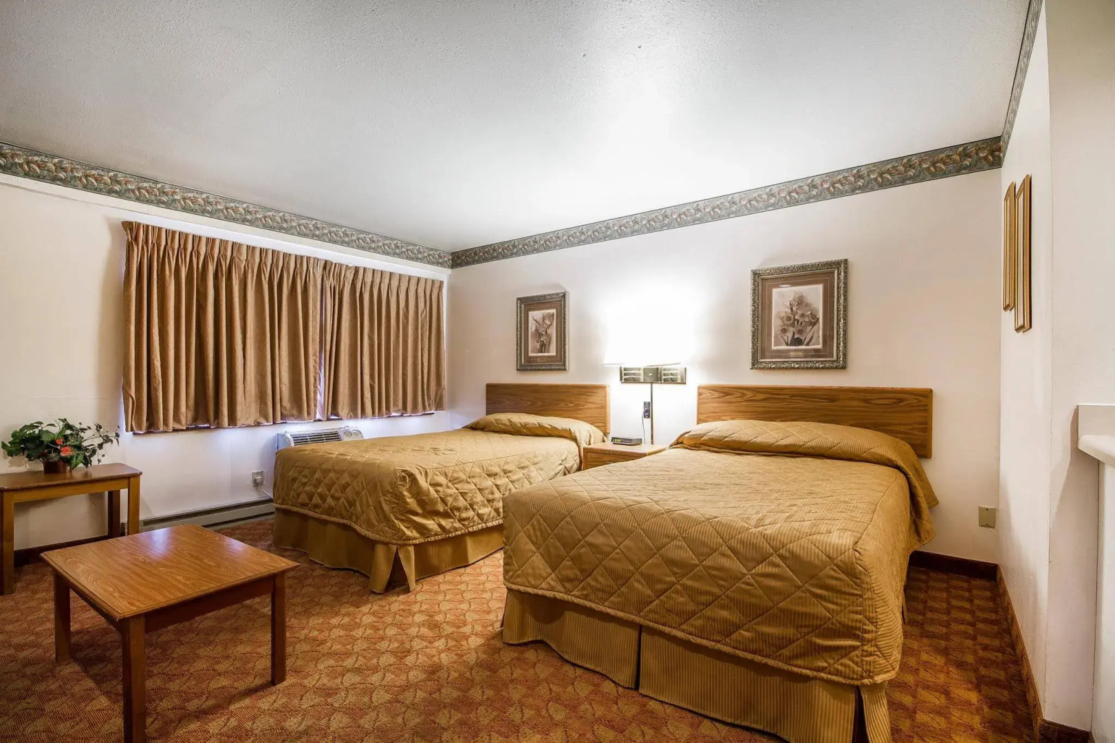 Rodeway Inn & Suites Madison East