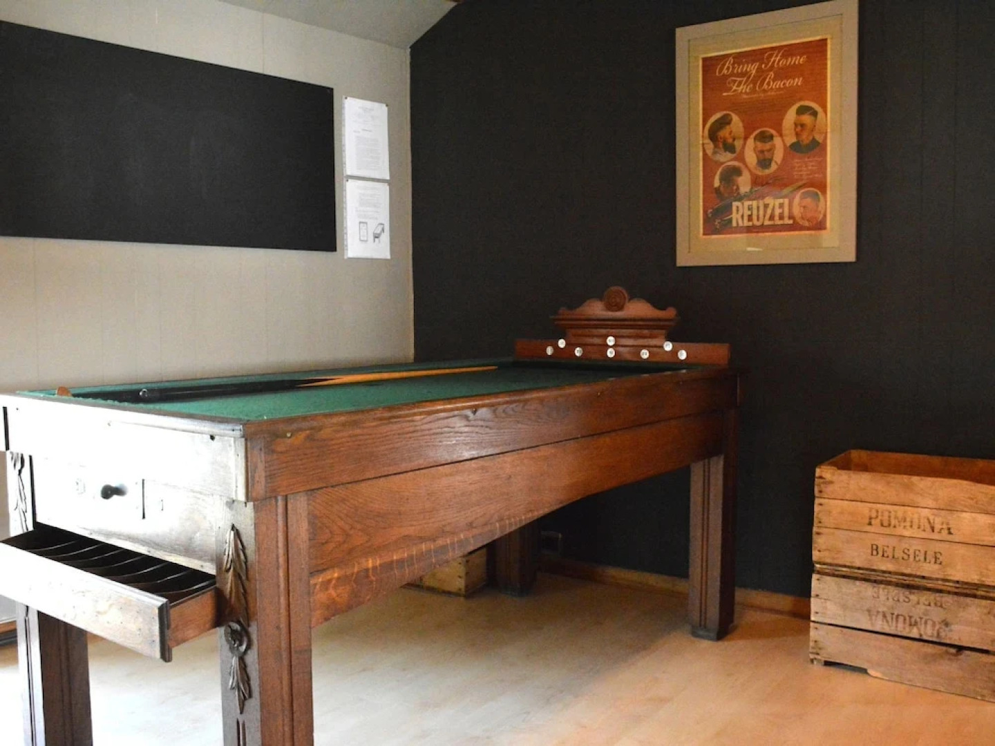 Vintage Holiday Home in Vencimont with Terrace