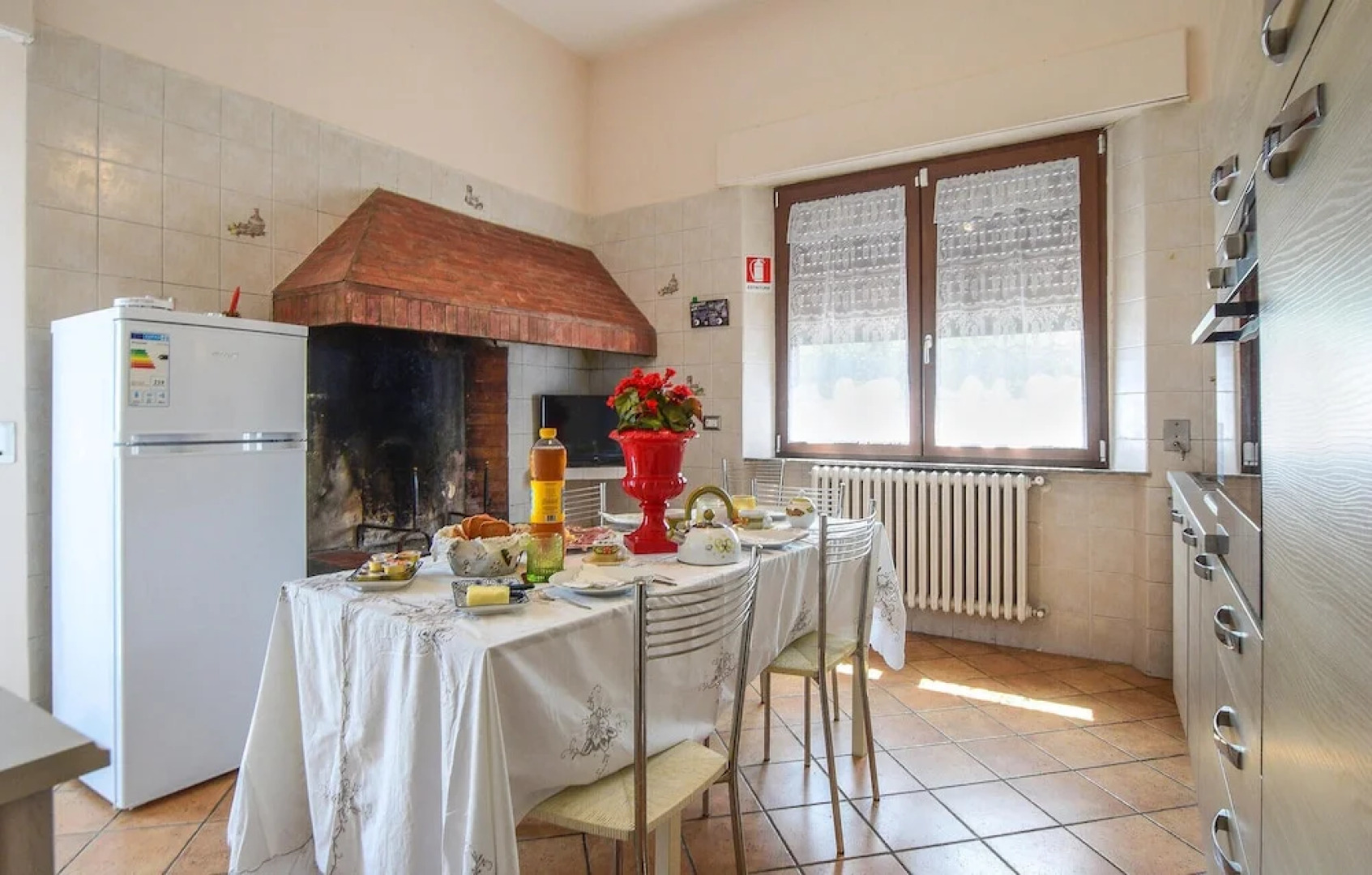 Awesome Home in Castelfranco di Sotto With 4 Bedrooms, Wifi and Outdoor Swimming Pool