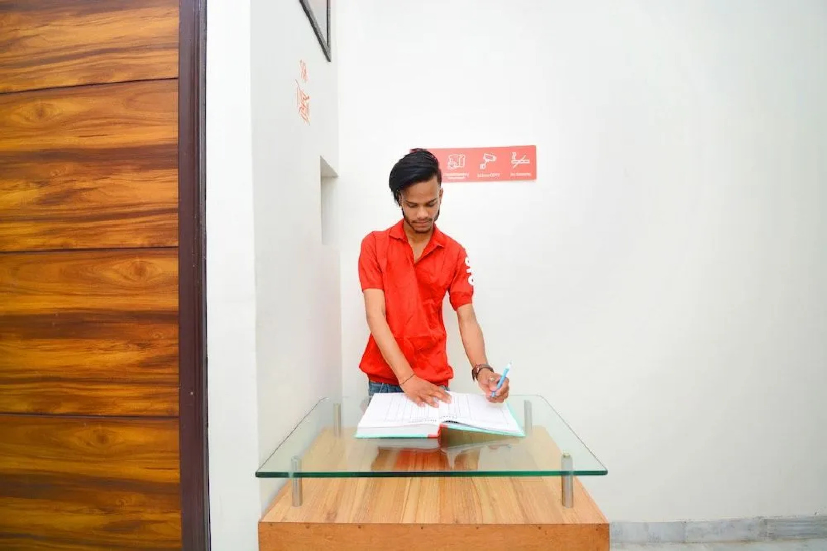 OYO 38787 Hotel Red Rose