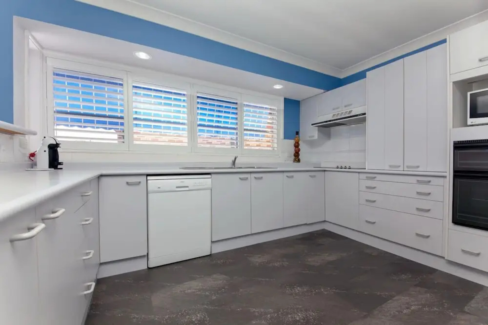 Sandy Point Road, 151