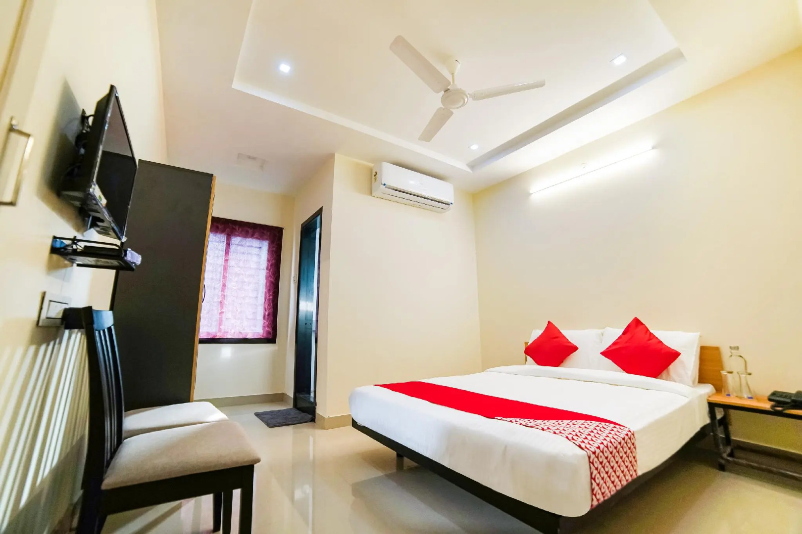 OYO Flagship 48336 Vj Inn Nagamalli Thota