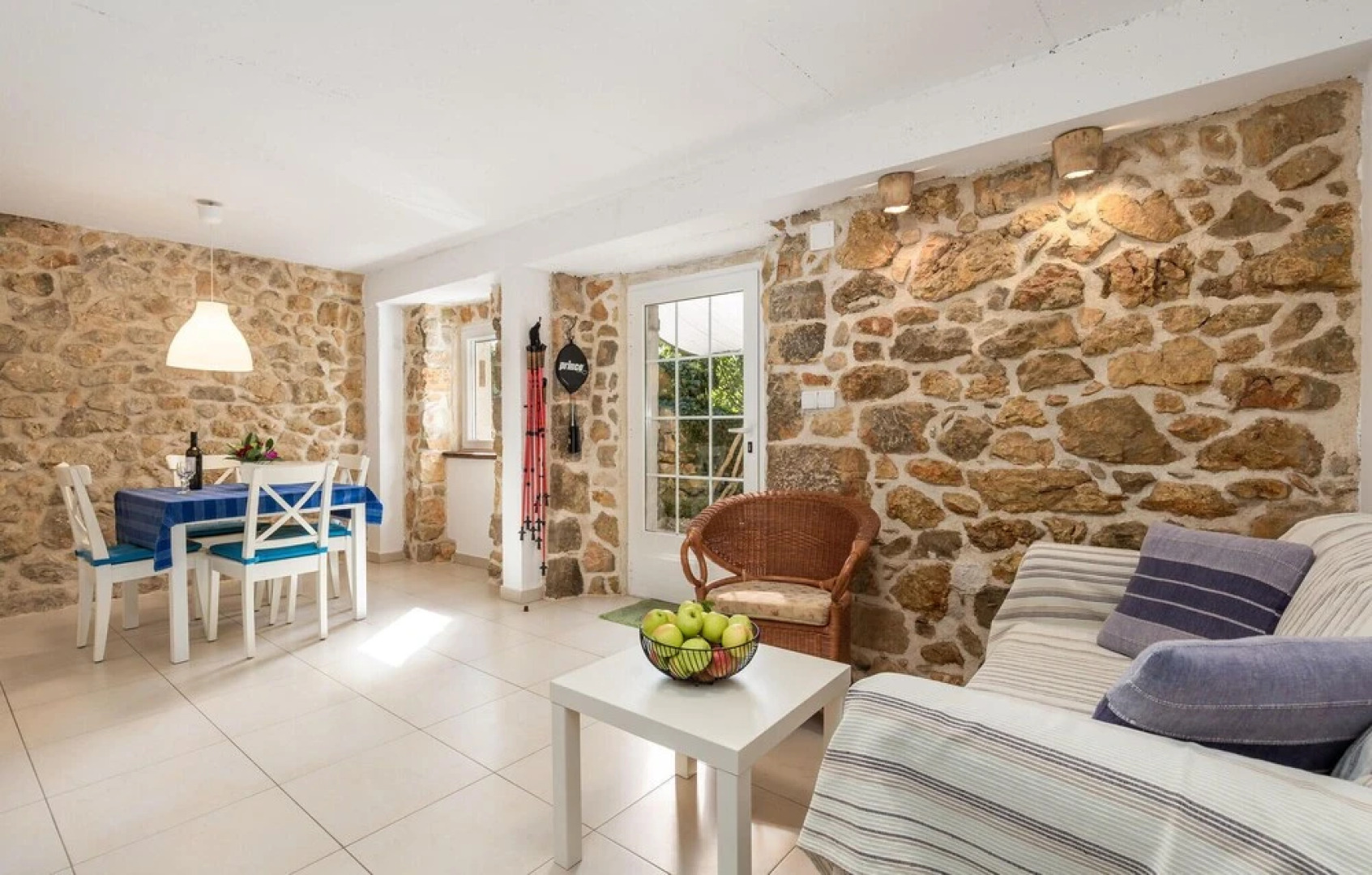 Beautiful Home in Brzac With Wifi and 2 Bedrooms