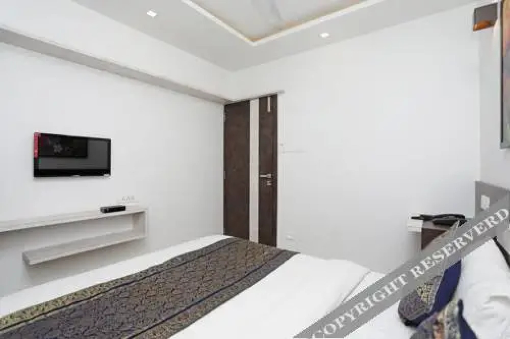 Fabhotel Royce Studio Apartments