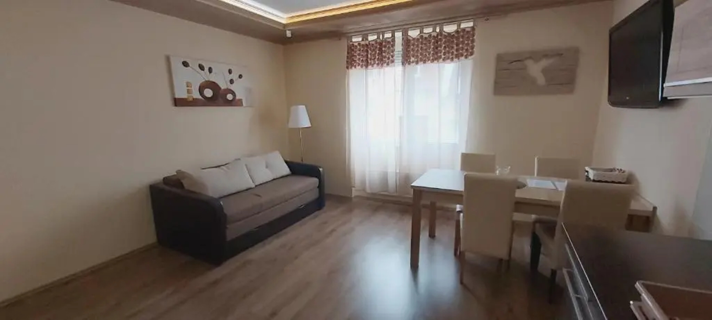 Paradise Apartmanház