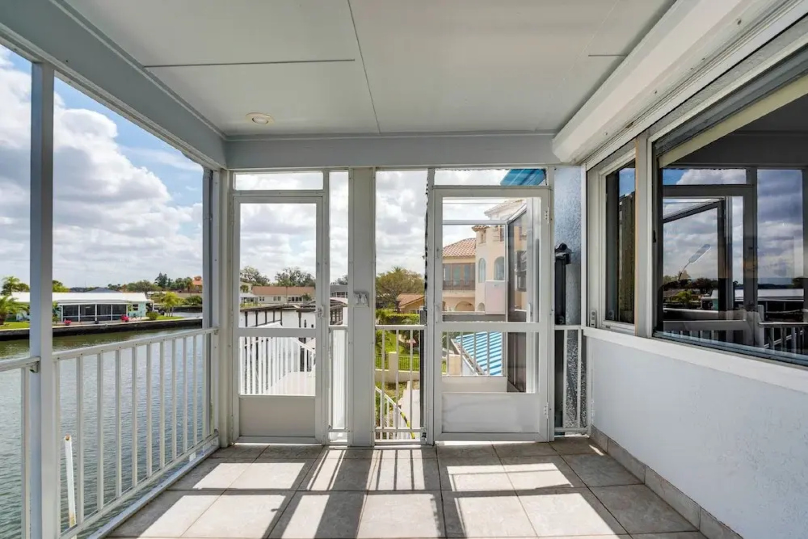 Waterfront Gem: Crystal River Family Home