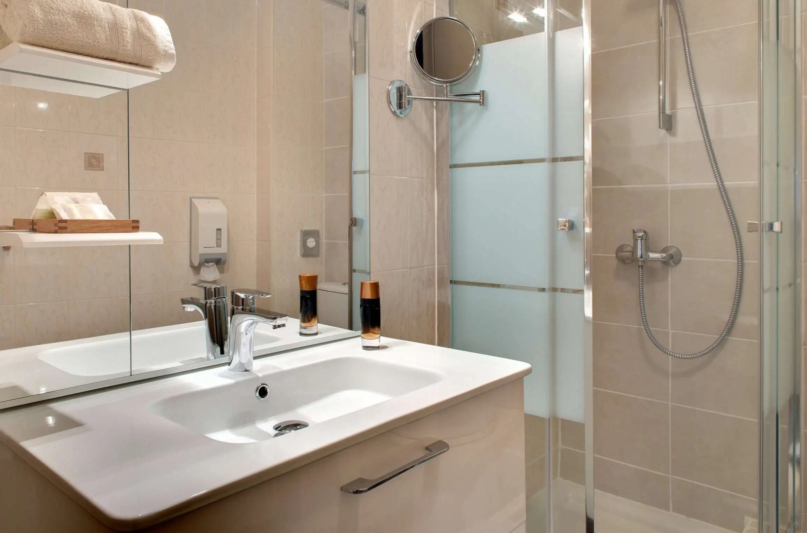 Logis Hôtel du Midi - Saint Etienne Sud