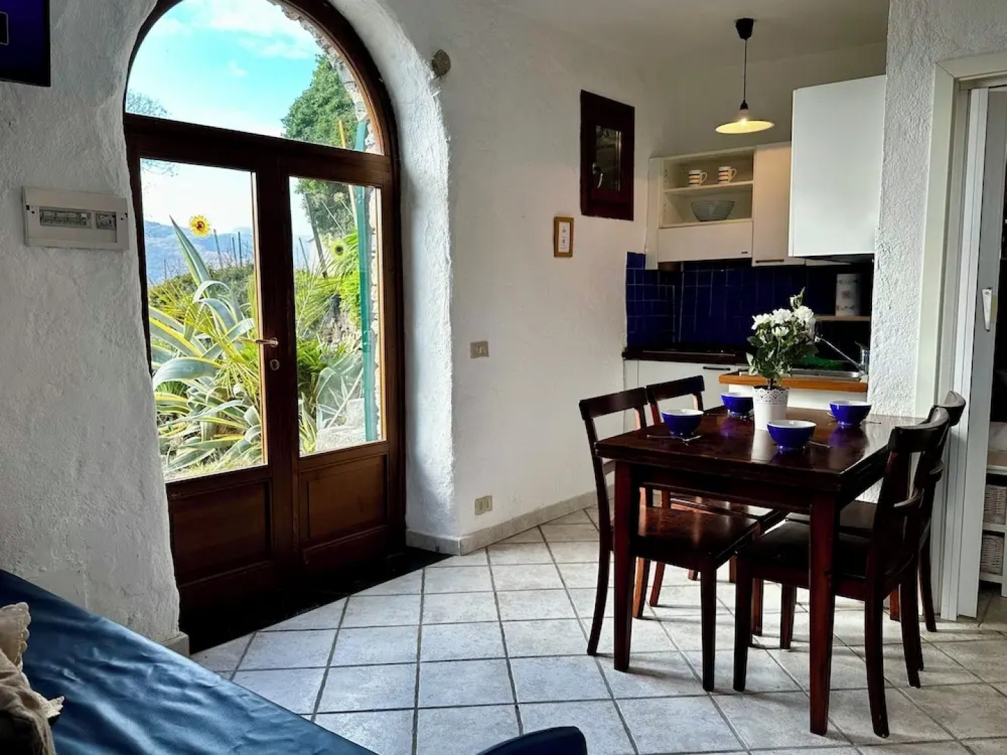 Panoramic Rural House With Garden